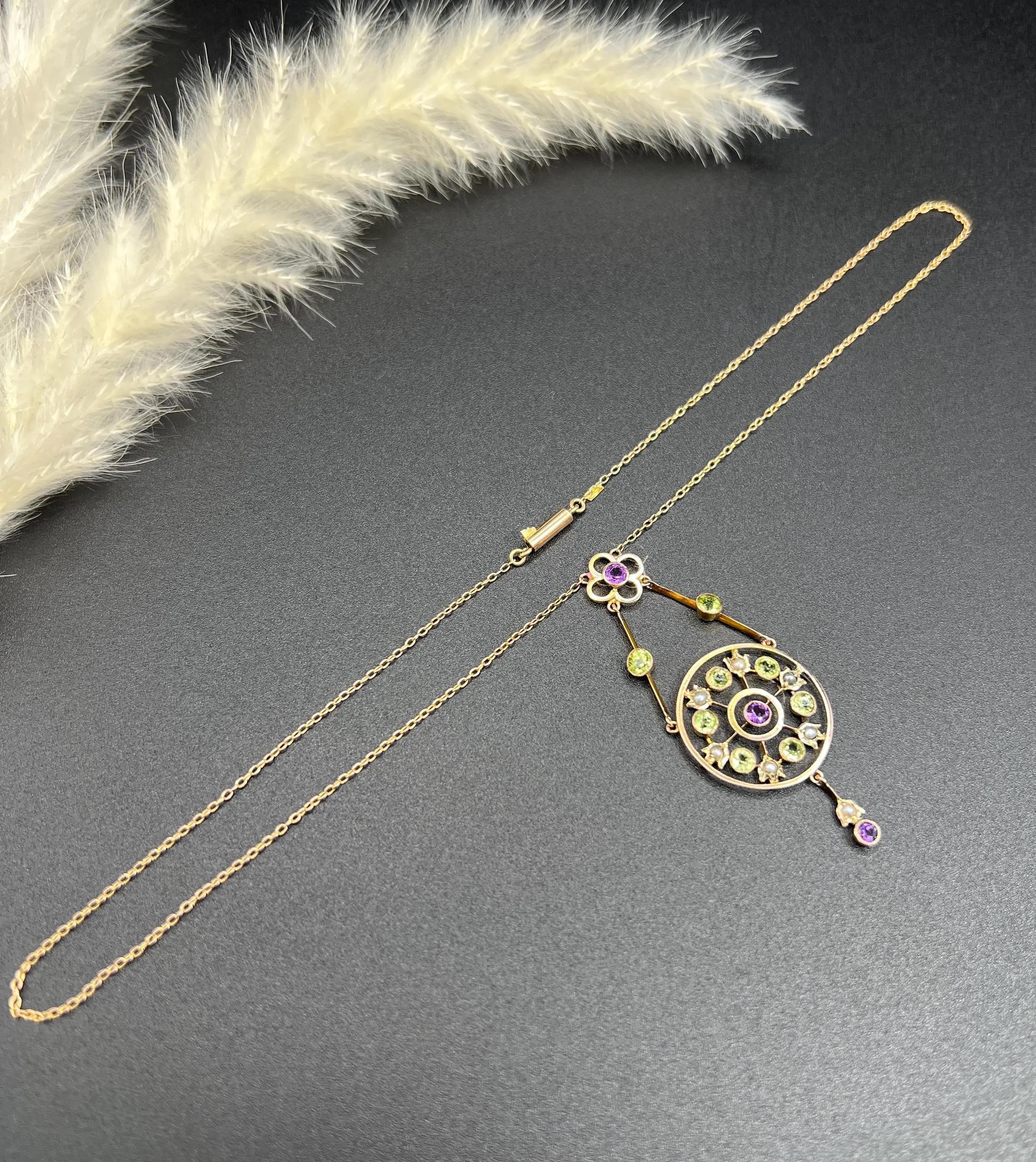 Femenino o masculino 9ct Rose Gold, Edwardian Amethyst, Peridot & Seed Pearl, Suffragette Pendent en venta