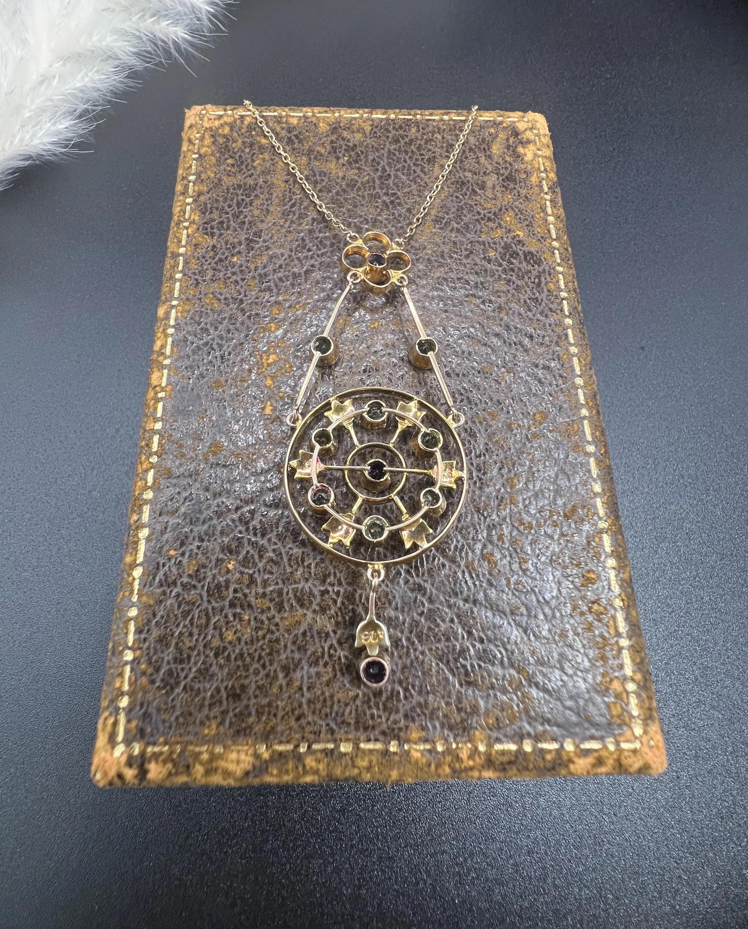 9ct Rose Gold, Edwardian Amethyst, Peridot & Seed Pearl, Suffragette Pendent en venta 2