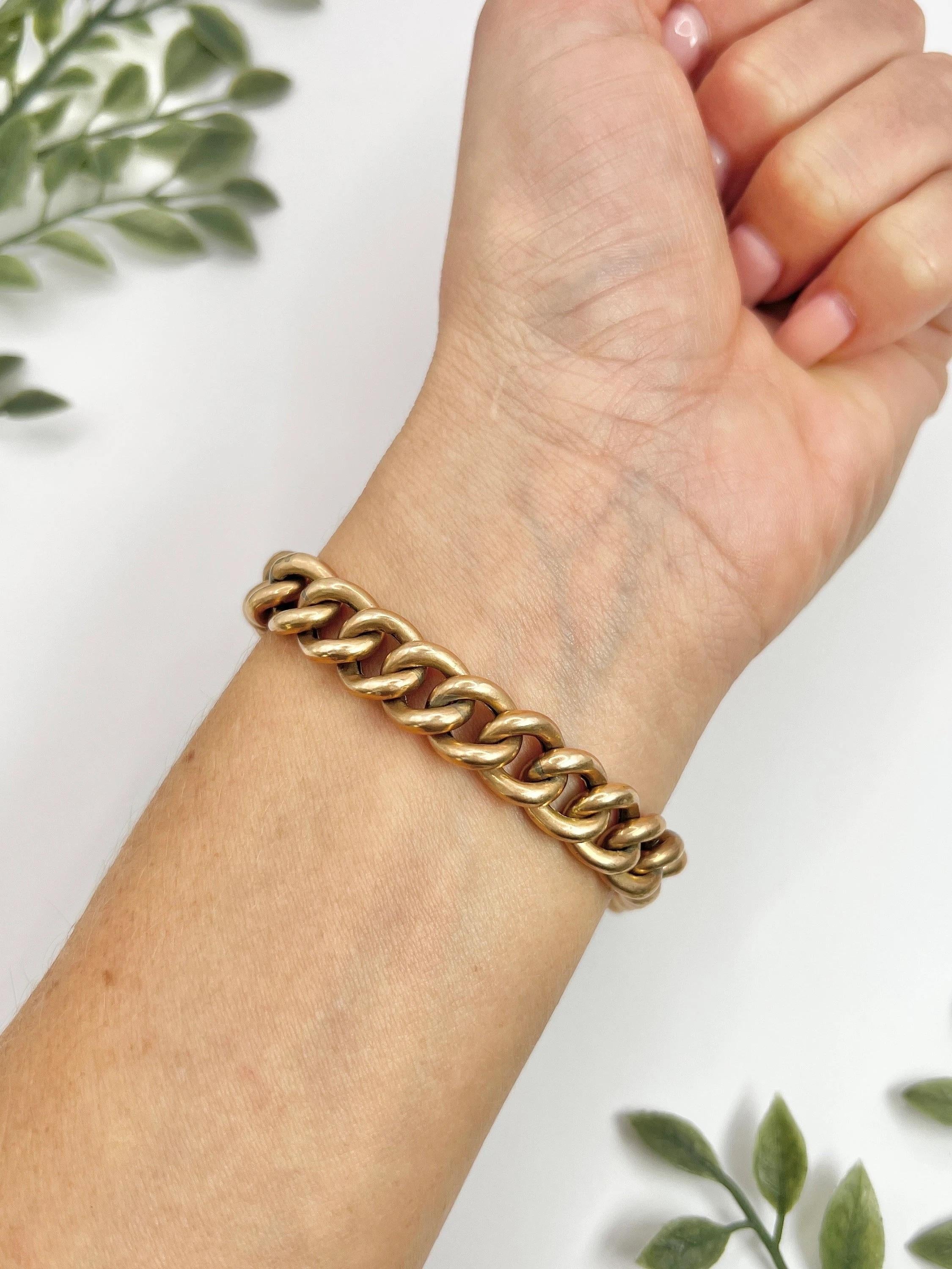 Antique Curb Bracelet

9ct Rose Gold Stamped on Each Link 

Hallmarked Chester 1904

Makers Mark G K L 

Introducing a stunning 9ct rose gold Victorian bracelet with a chunky curb link design. Each link is delicately stamped with 9ct, showcasing the