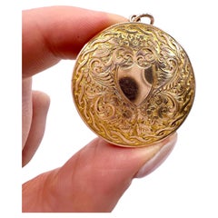 9ct Rose Gold Edwardian Floral Shield Engraved Locket Hallmarked Birmingham 1909