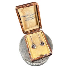 Pendientes Edwardian de oro rosa de 9 ct con trébol de 3 hojas de granate y tréboles de plata