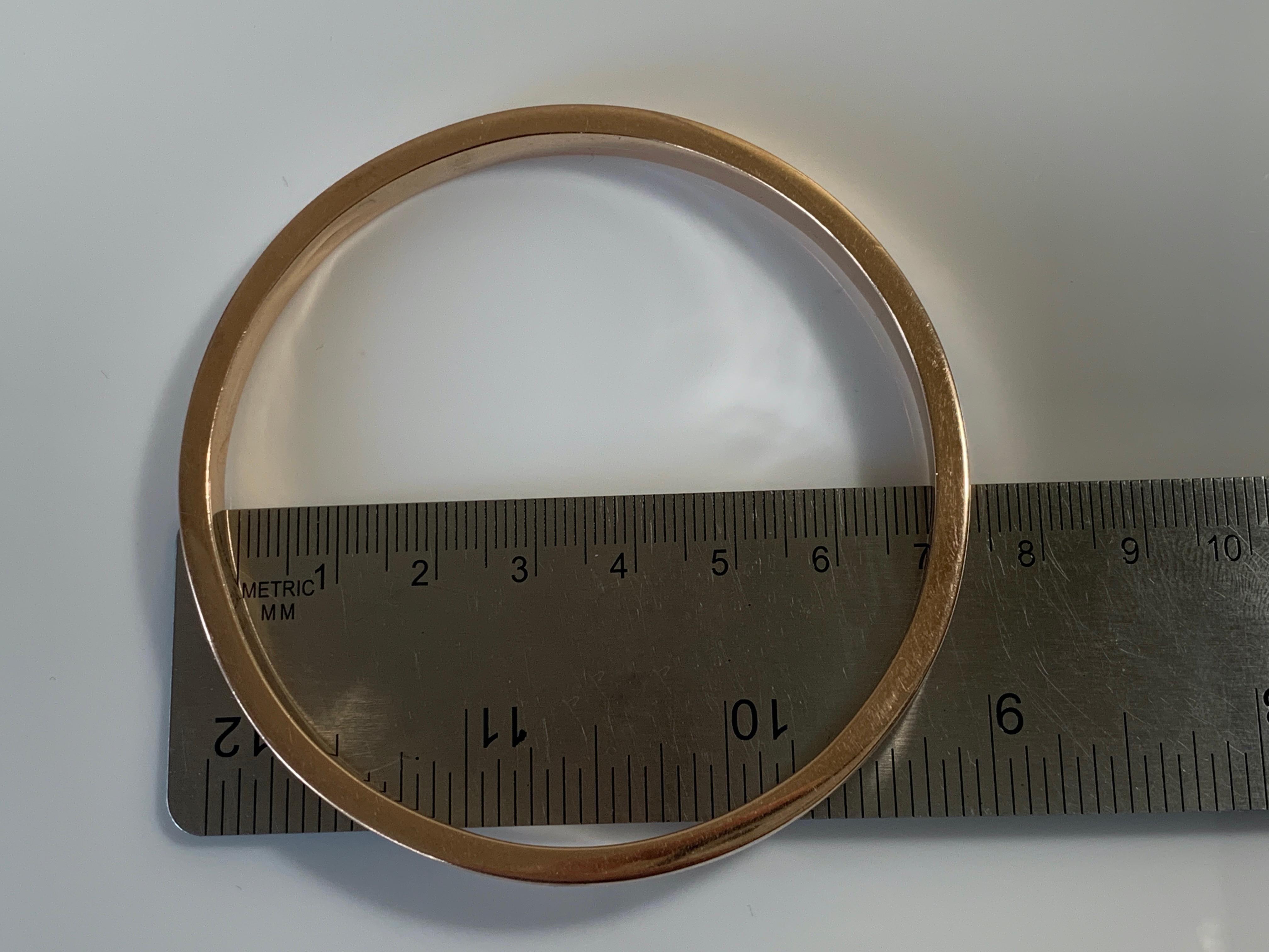 Magnifique bracelet victorien en or rose
Estampillé 9ct à l'intérieur 
Creux 
le diamètre intérieur est de 7 cm
Circonférence 21,2 cm


