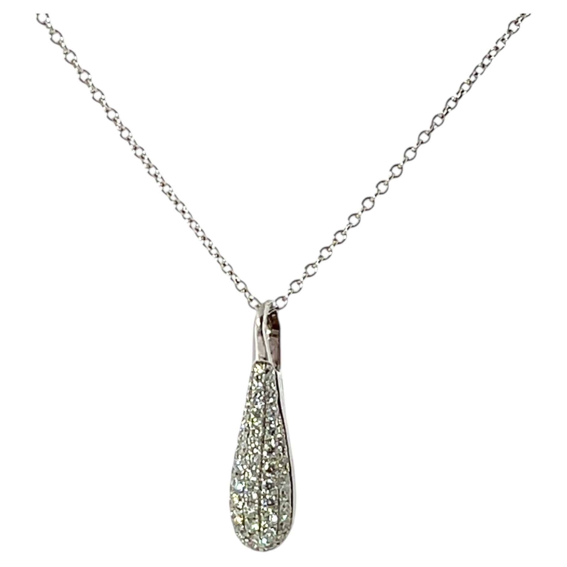 Collier avec pendentif en forme de goutte en or blanc 9 carats serti de diamants – Diamants naturels de 0,60 carat