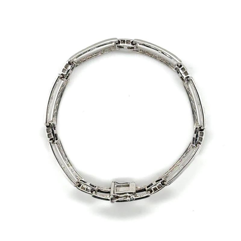 Taglio rotondo Bracciale Eleg A Link con diamanti incastonati in oro bianco 9ct in vendita