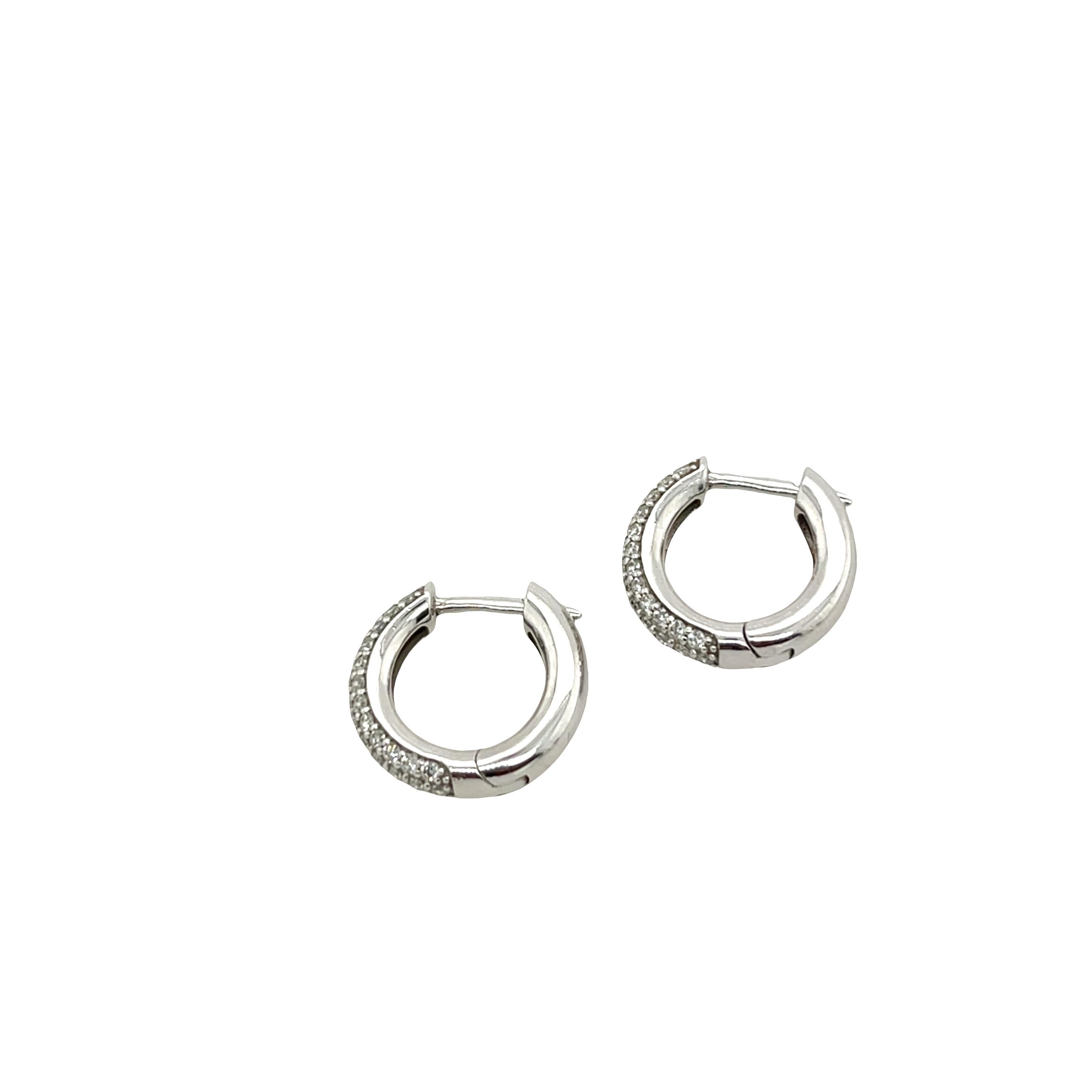 Boucles d'oreilles en or blanc 9ct, serties de 0.50ct de diamant naturel. Pour femmes en vente