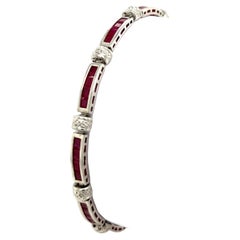 Pulsera de oro blanco de 9 ct con rubí natural