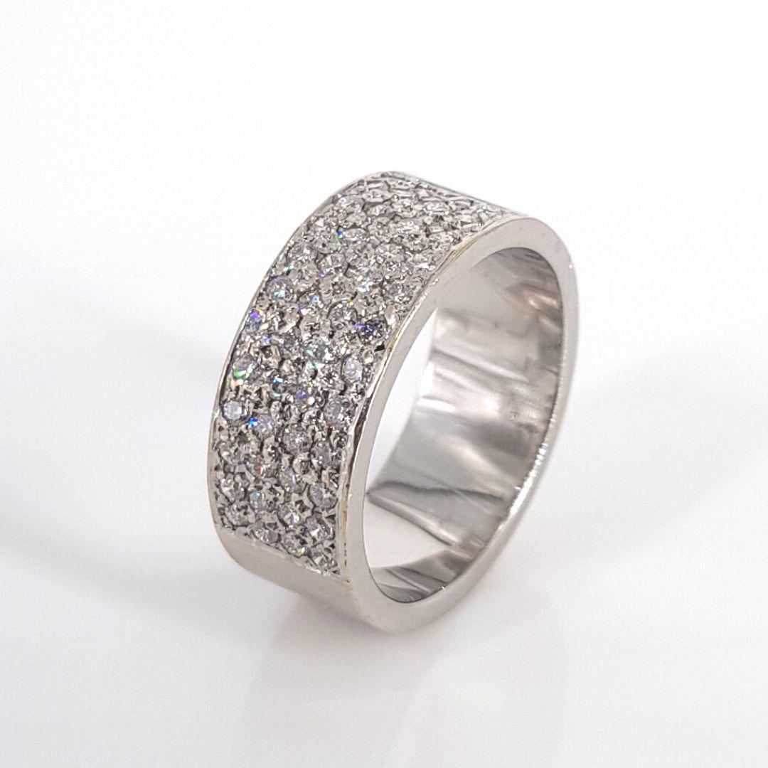 9 Carat White Gold Pave Diamond Ring In Good Condition For Sale In Cape Town, ZA