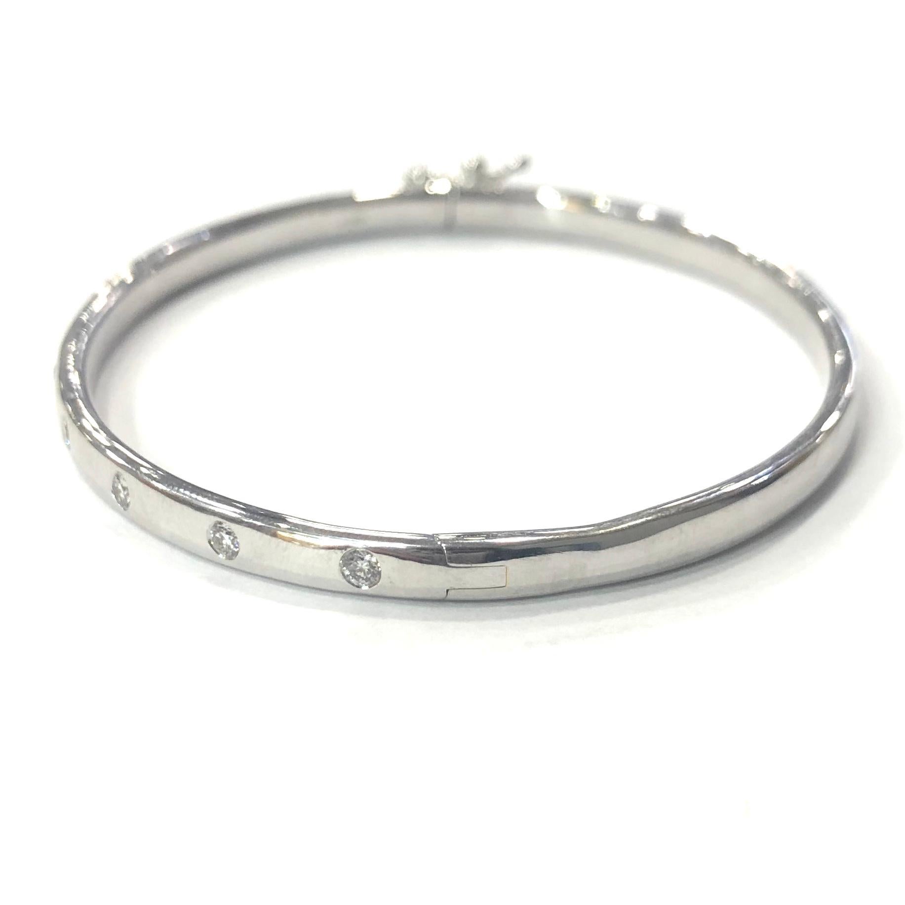 Round Cut 9 Carat White Gold Solid Hinged Diamond Bangle For Sale
