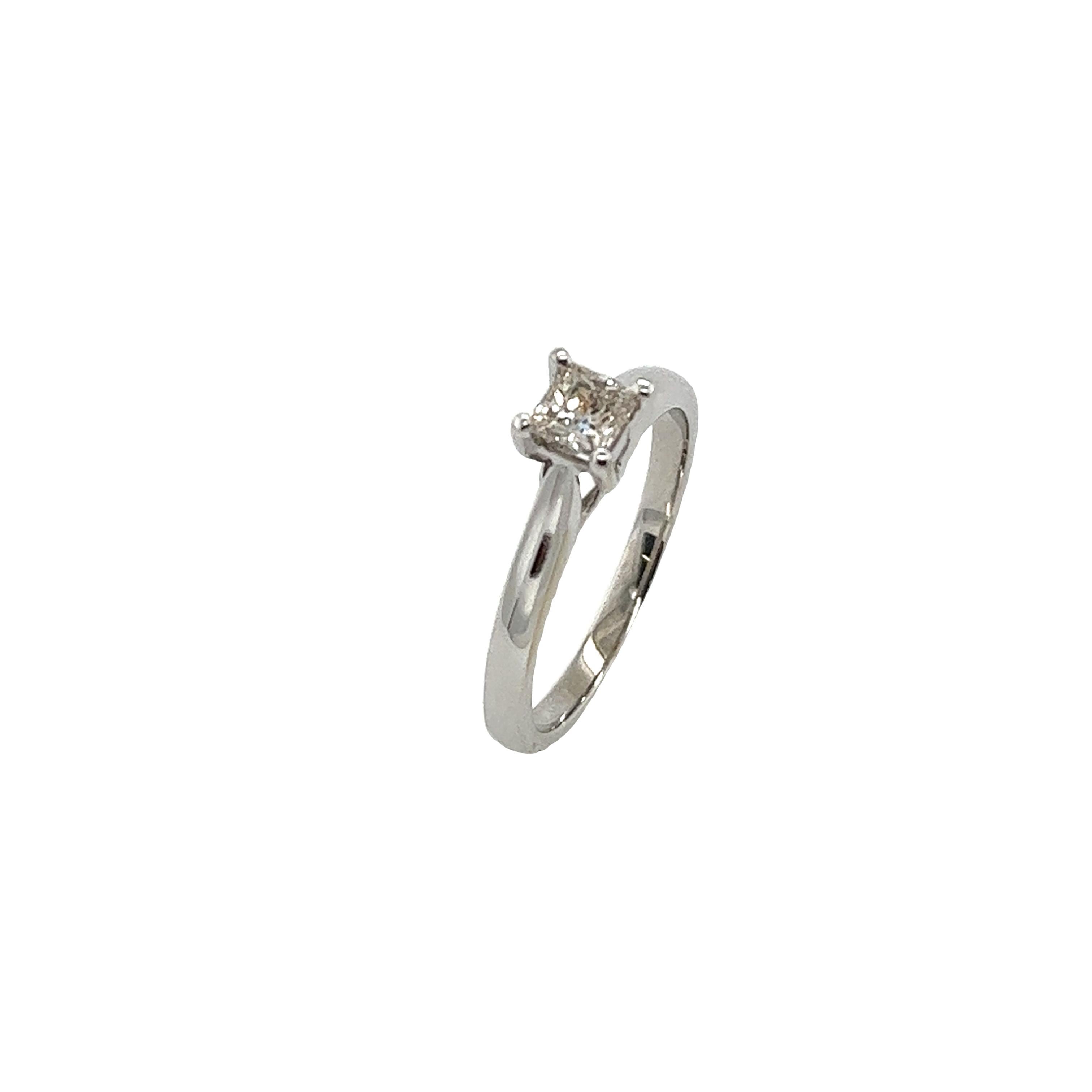 9ct White Gold Solitaire Diamond Ring Set With 0.40ct Princess Cut Diamond For Sale 2