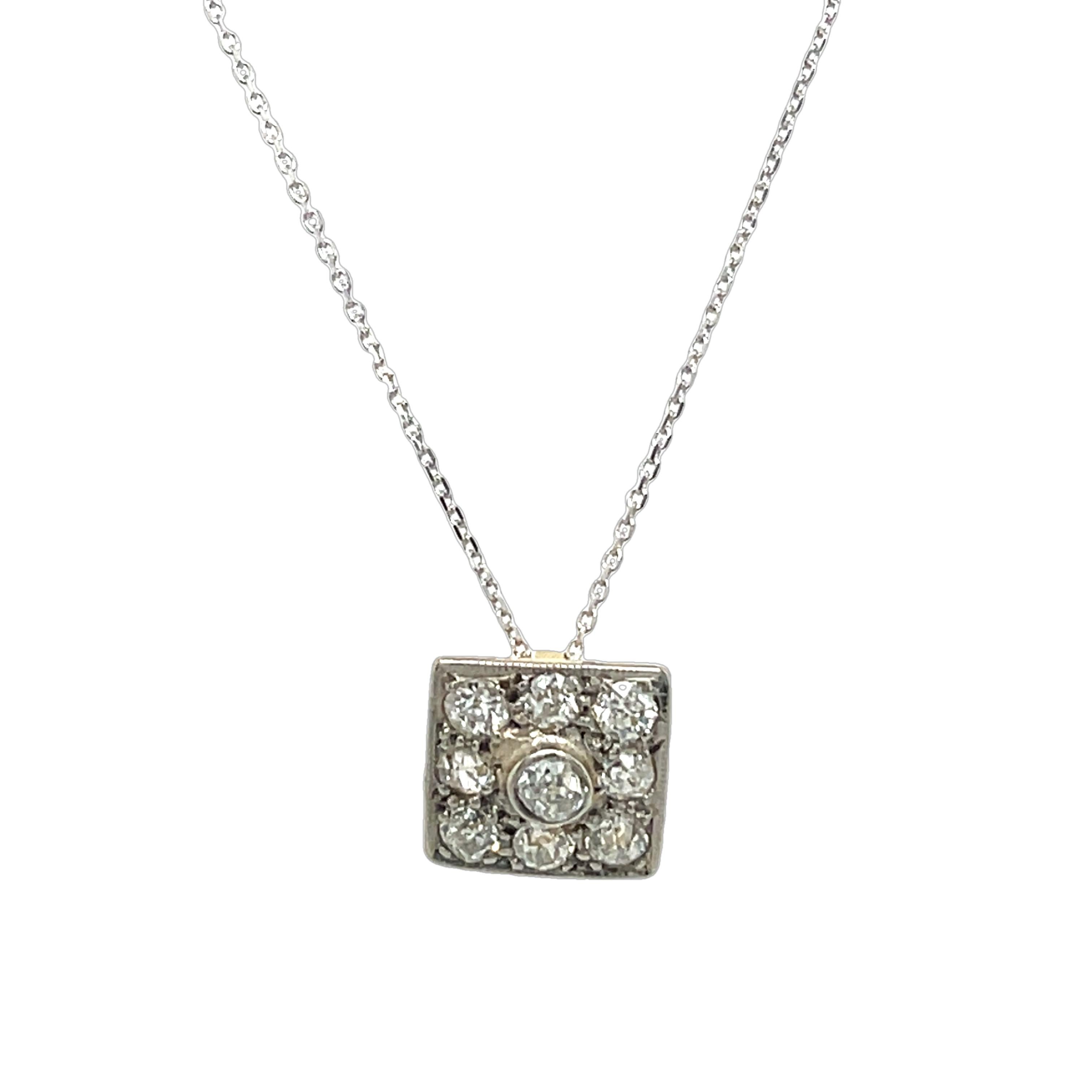 Pendentif en or blanc et jaune 9 carats serti de diamants naturels de 0,30 carat Bon état - En vente à London, GB