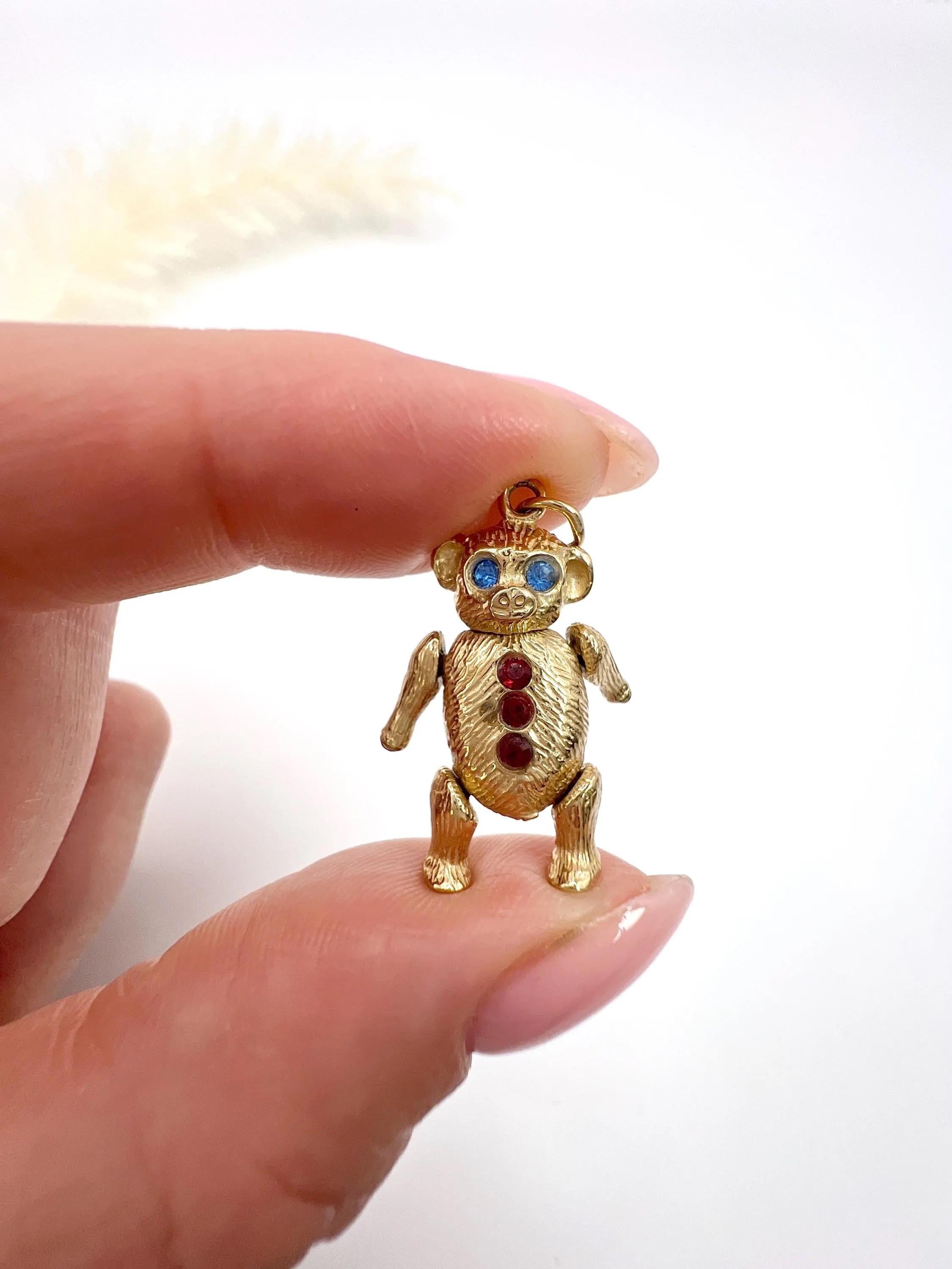Pendentif ours articulé avec yeux bleus et boutons rouges, or jaune 9 carats, années 1980 en vente 7