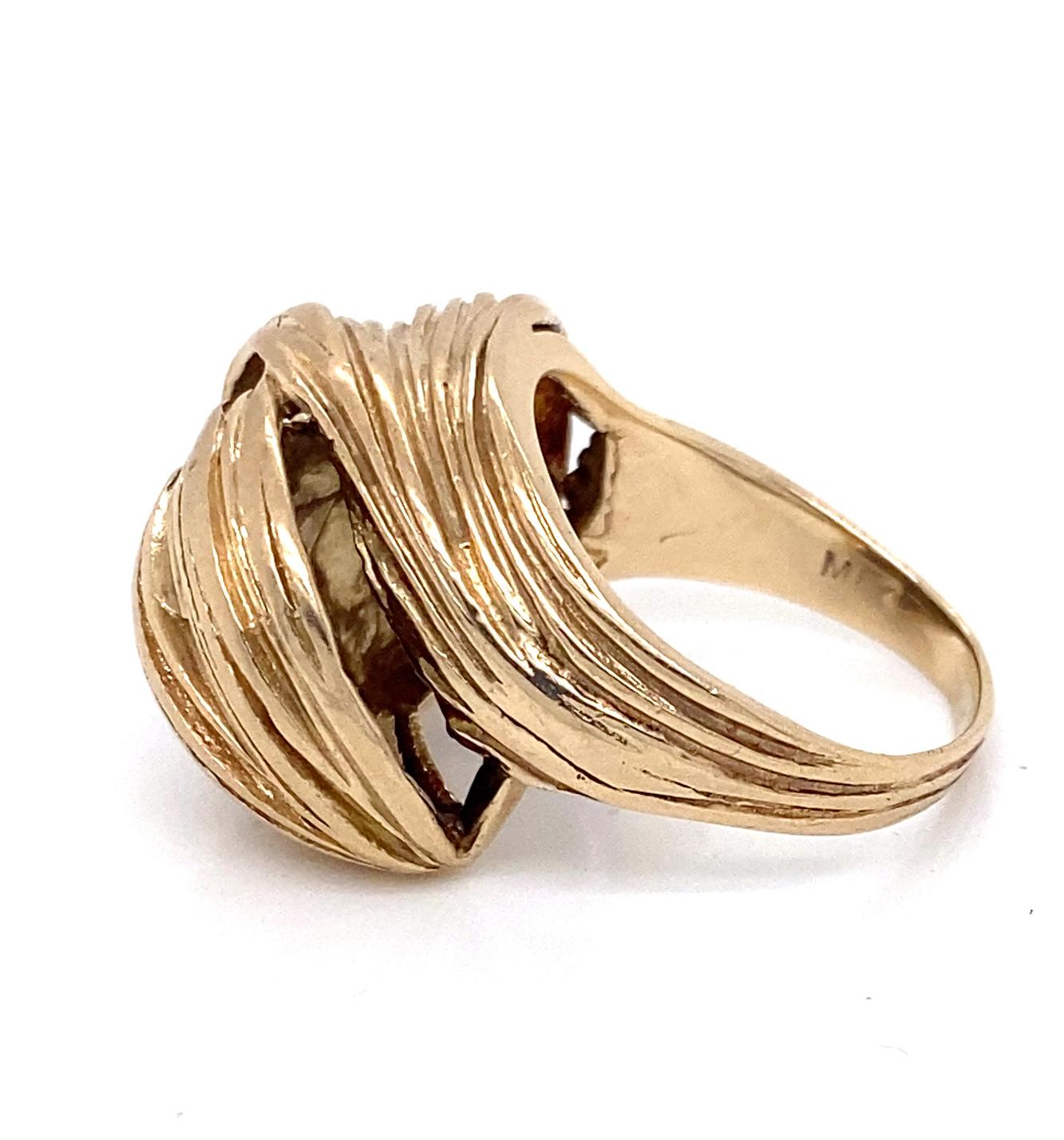 Moderno Anello da cocktail astratto vintage in oro giallo 9 carati in vendita