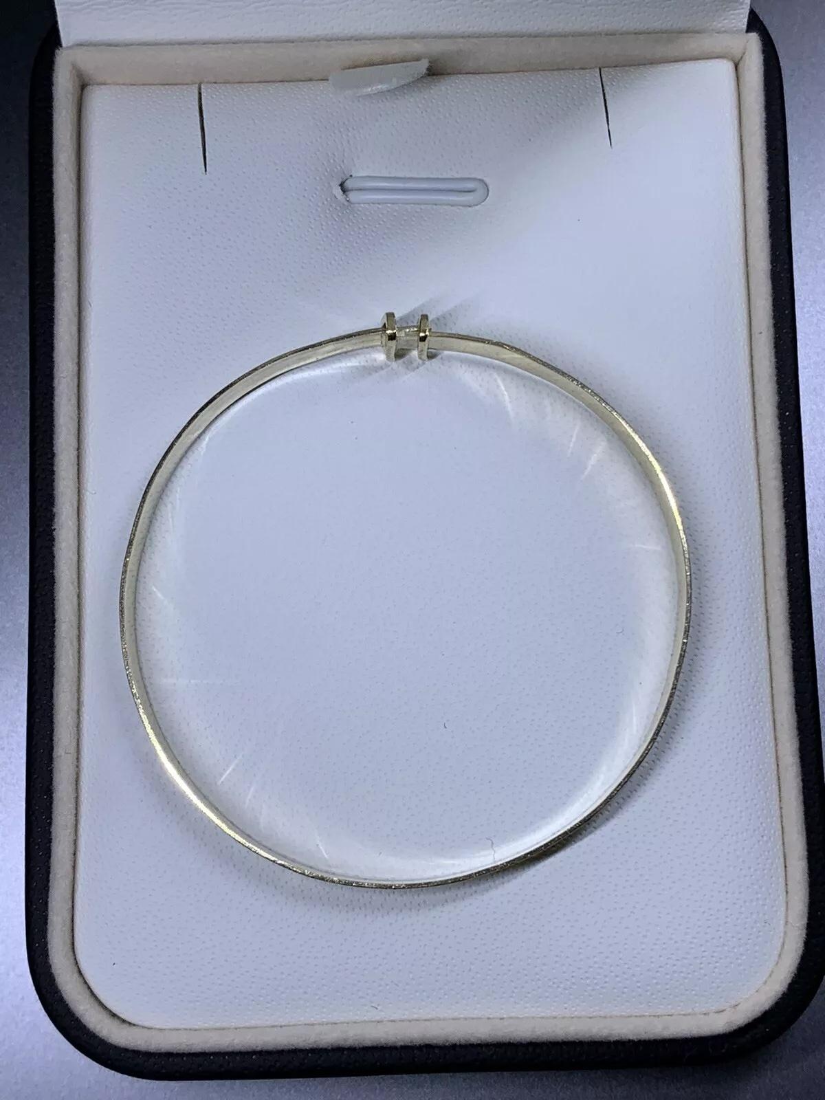 Bracelet bébé en or jaune 9ct en vente 1