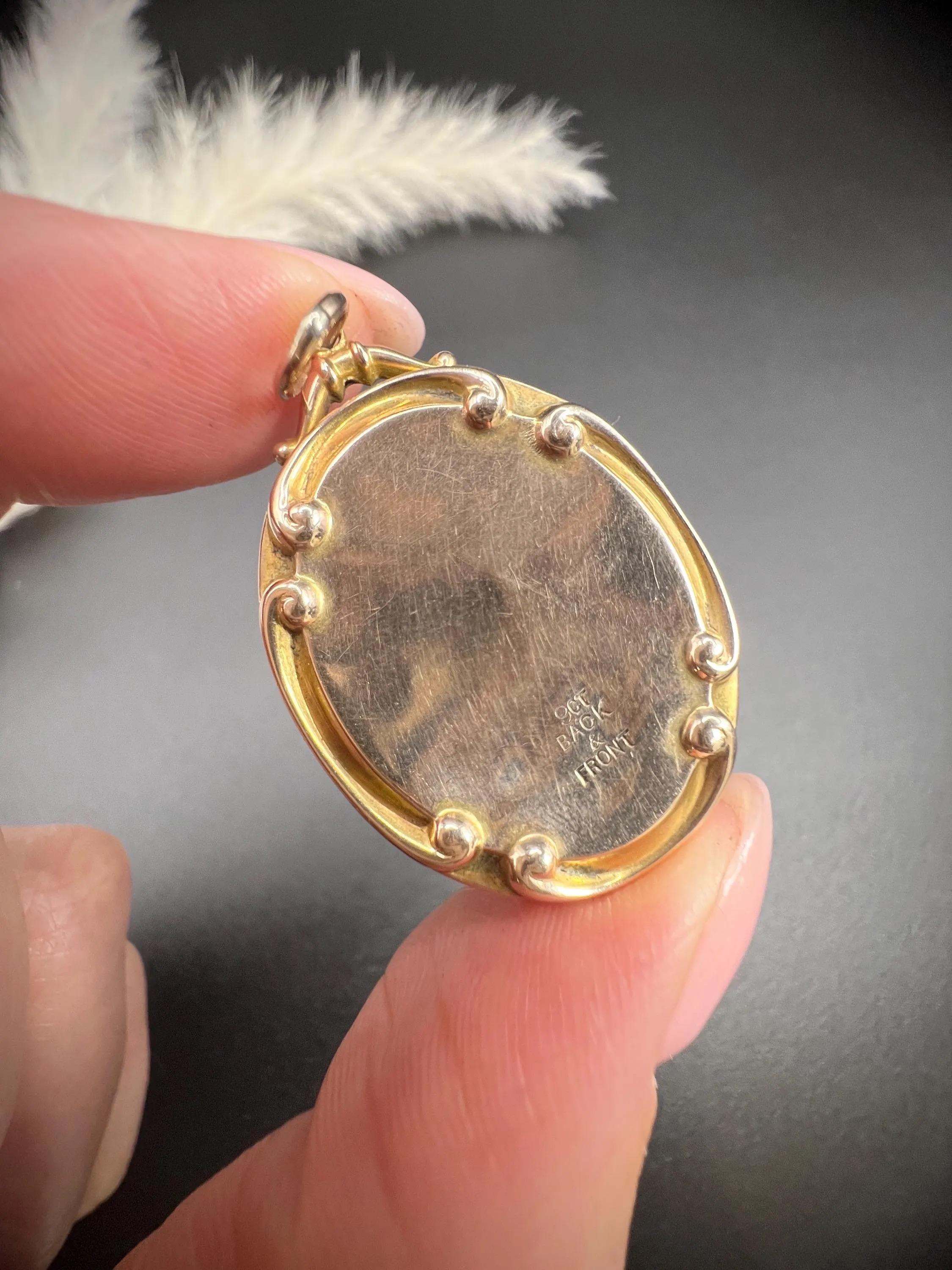 9ct Yellow Gold Back & Front, Edwardian Floral Seed Pearl Set Oval Locket im Angebot 2