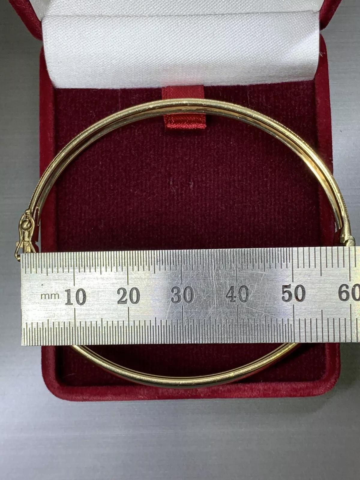 Bracelet Victorien en Or Jaune 9ct Bracelet Victorien en Or Jaune 9ct Bracelet Victorien en Or Jaune 9ct Bracelet Victorien en Or Jaune 9ct Bracelet Victorien en or.

Bracelet manchette en or jaune 9k à grosses mailles 

Bracelet en or jaune 9k de