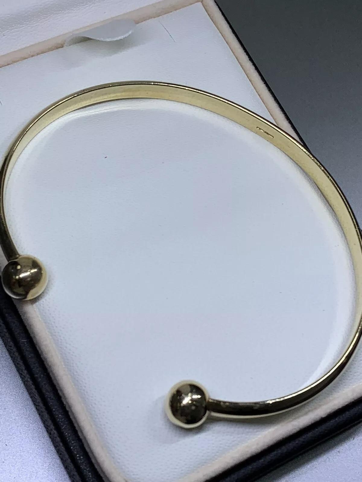 Bracelet jonc en or jaune 9 carats, or massif 14,8 g Pour femmes en vente