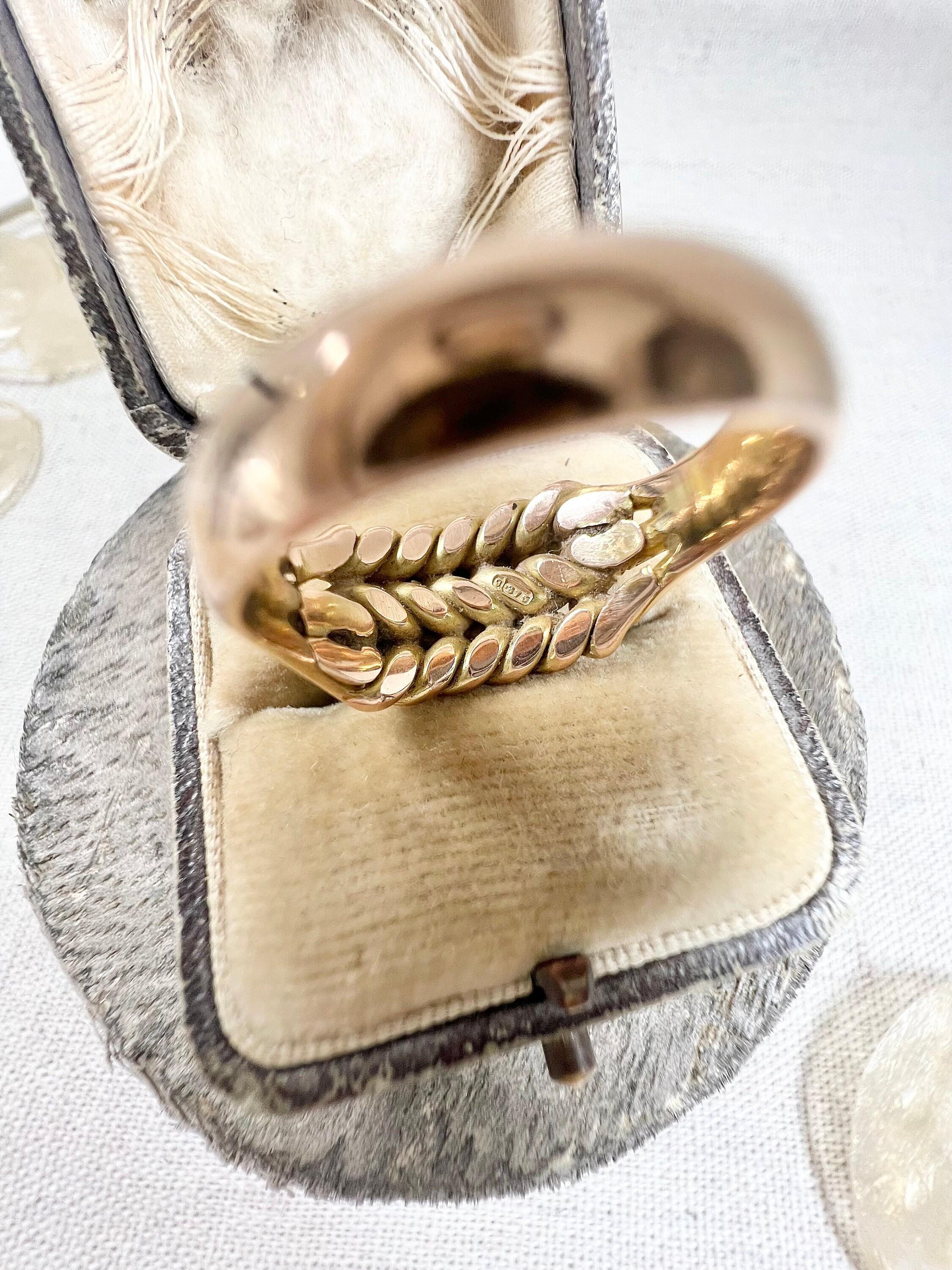 Women's or Men's 9ct Yellow Gold Birmingham Hallmarked Victorian Seed Pearl Set Keepers Ring For Sale