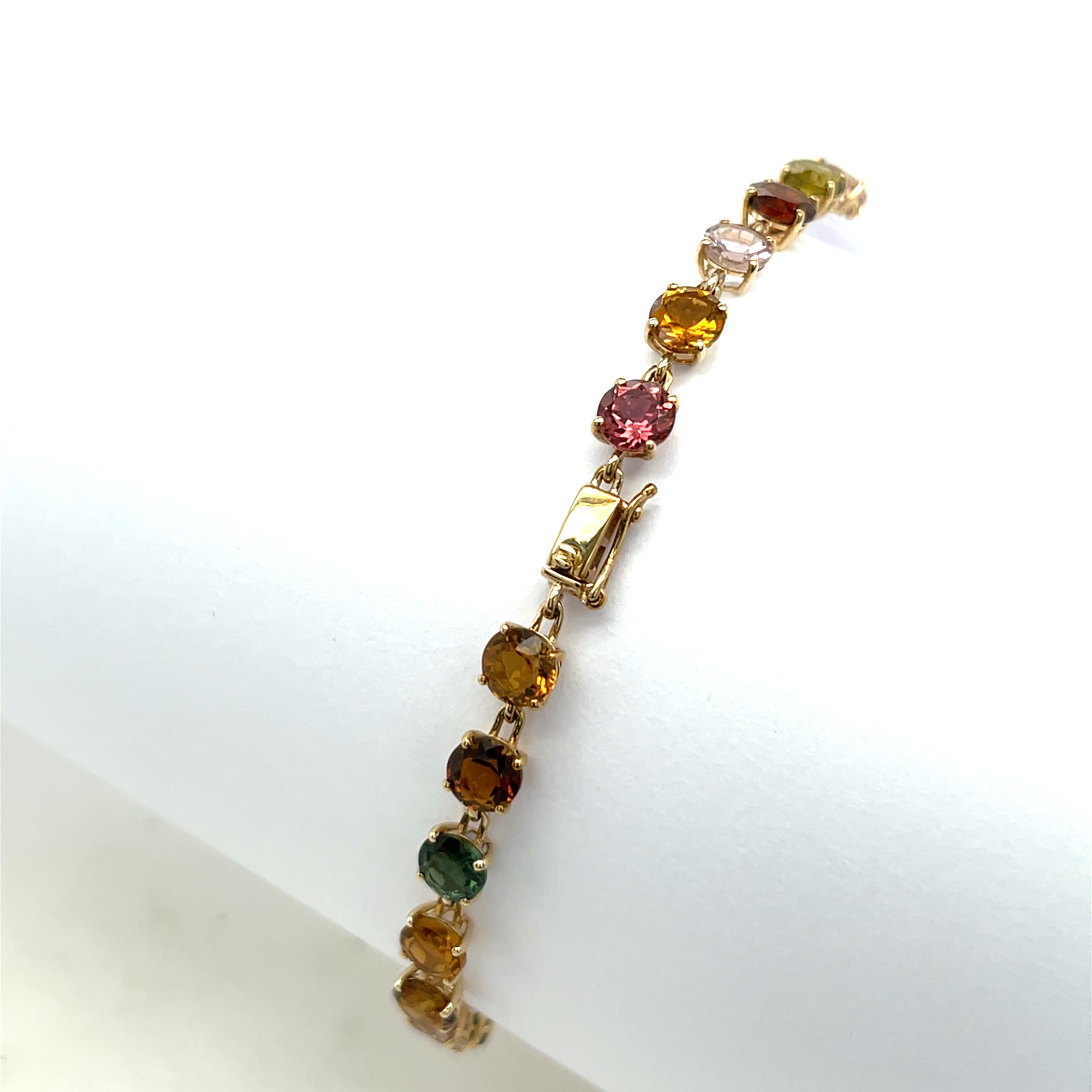 De las mujeres Pulsera de oro amarillo de 9 ct con turmalinas naturales de talla mixta en venta