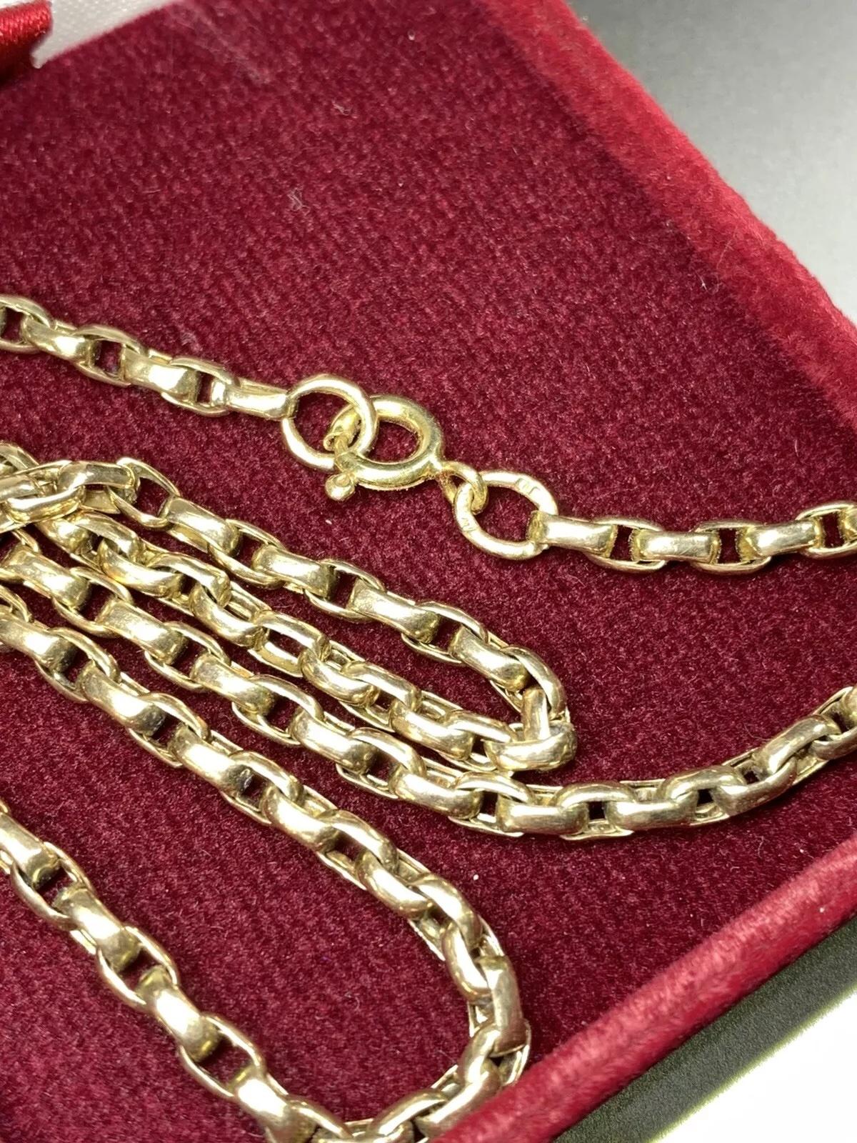 Collana con maglie cubane a cordoncino in oro giallo 9 ct. in vendita 1
