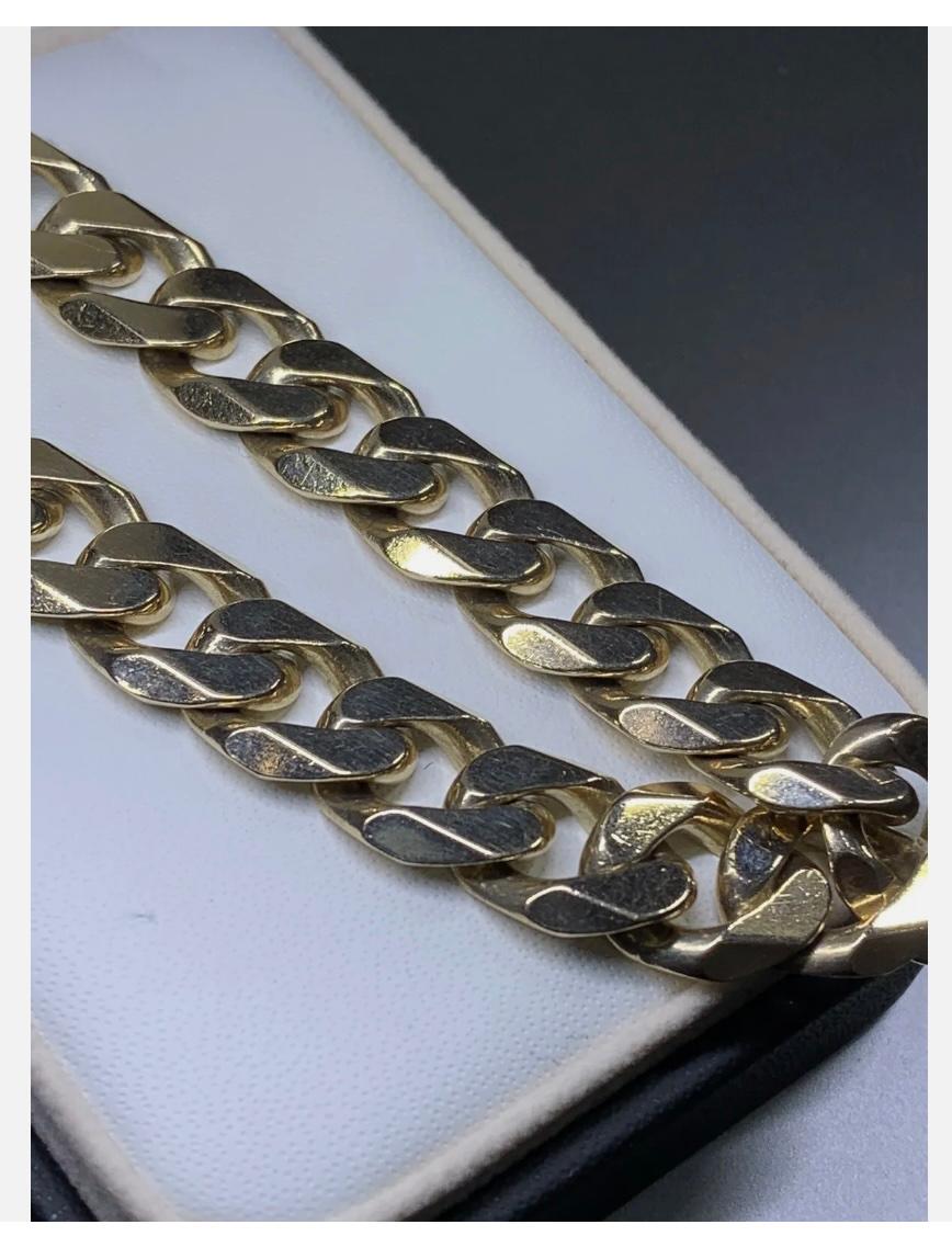 Modern 9ct Yellow Gold Chunky Curb Cuban Link Solid Bracelet 61.1g 9 Inches For Sale