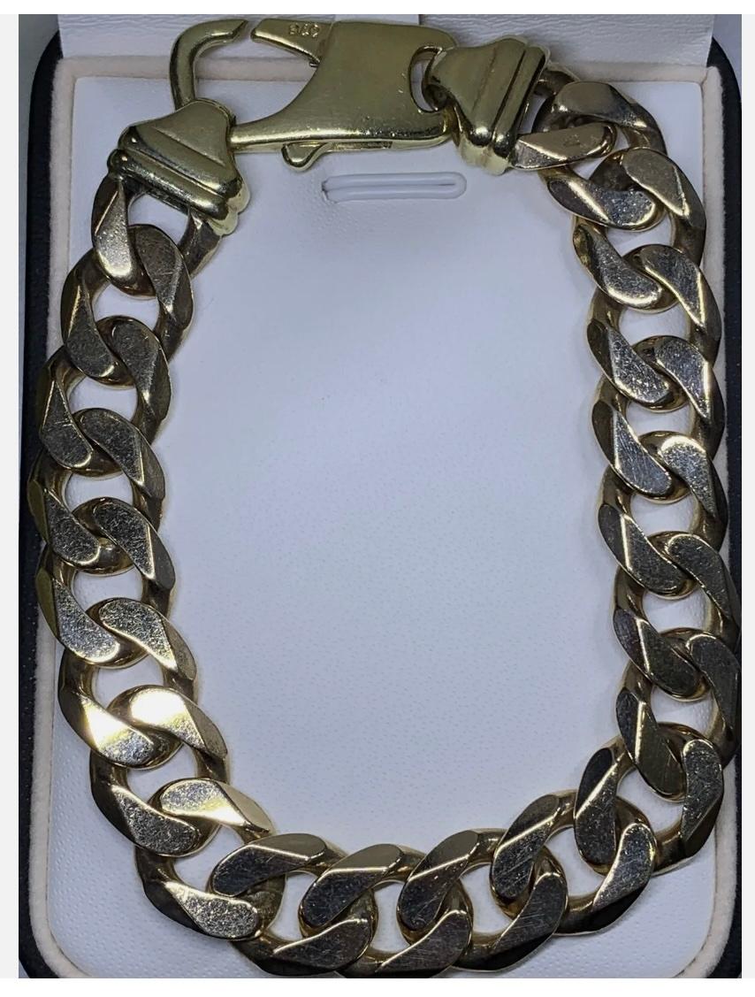 9ct Yellow Gold Chunky Curb Cuban Link Solid Bracelet 61.1g 9 Inches In New Condition For Sale In London, GB