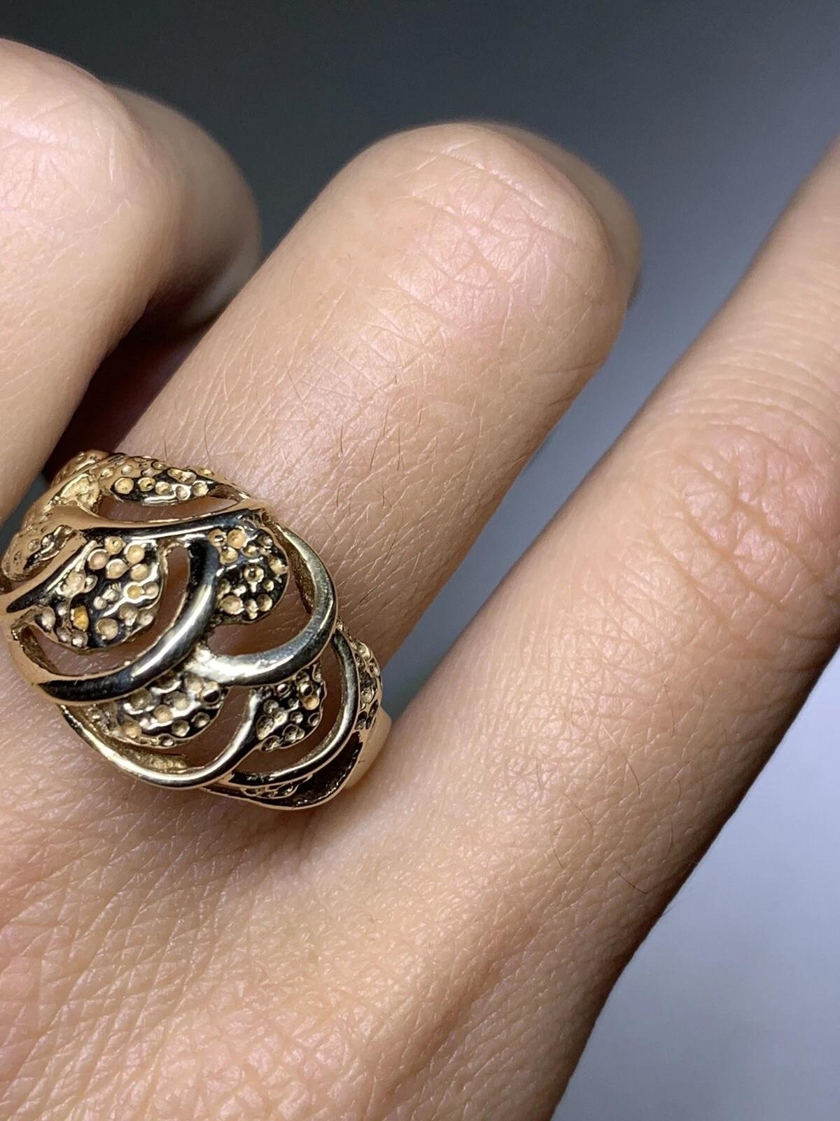 Anello di fidanzamento a cupola in oro giallo 9 ct. in vendita 2