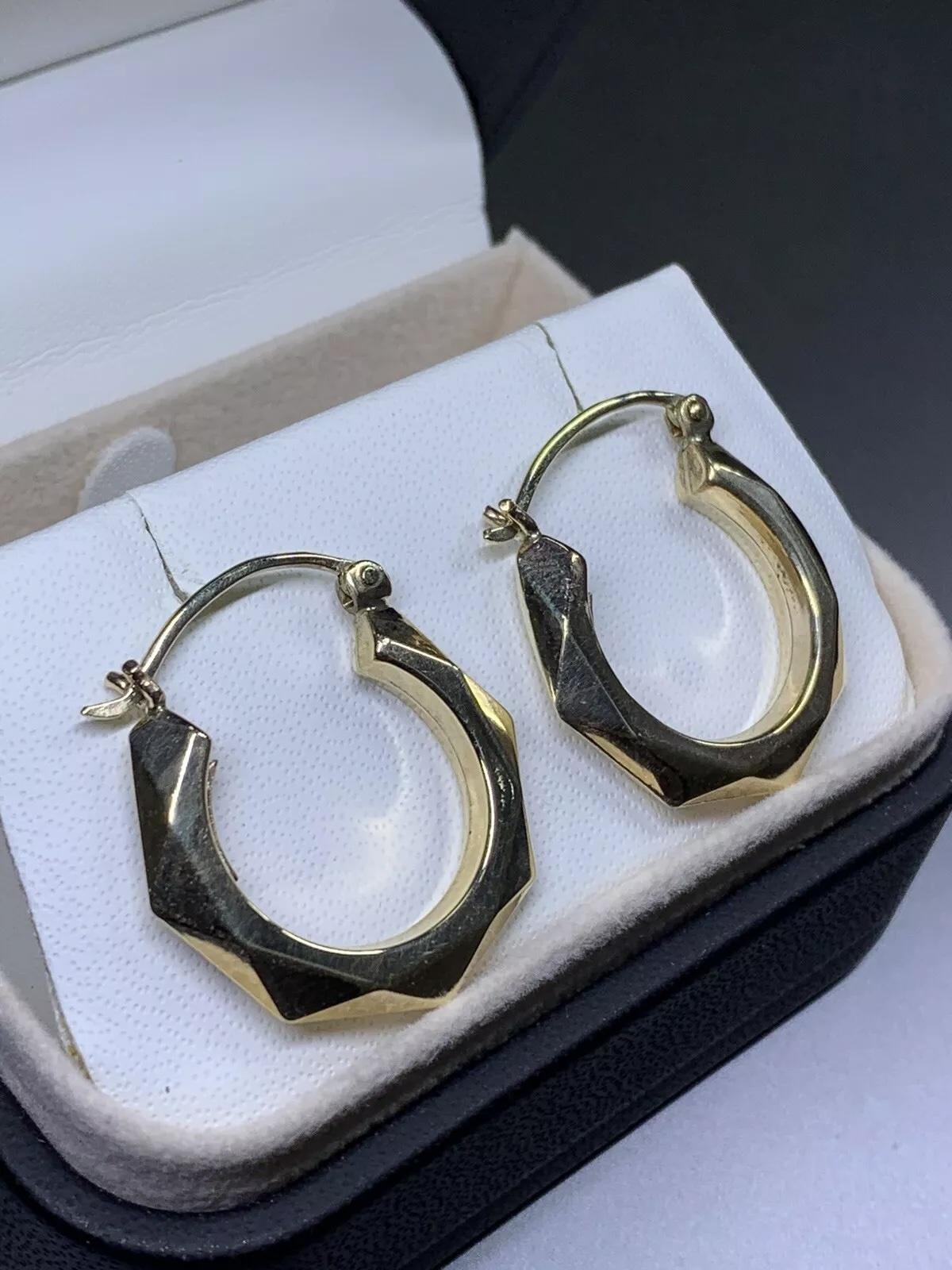Moderne Boucles d'oreilles en or jaune 9 ct. en vente