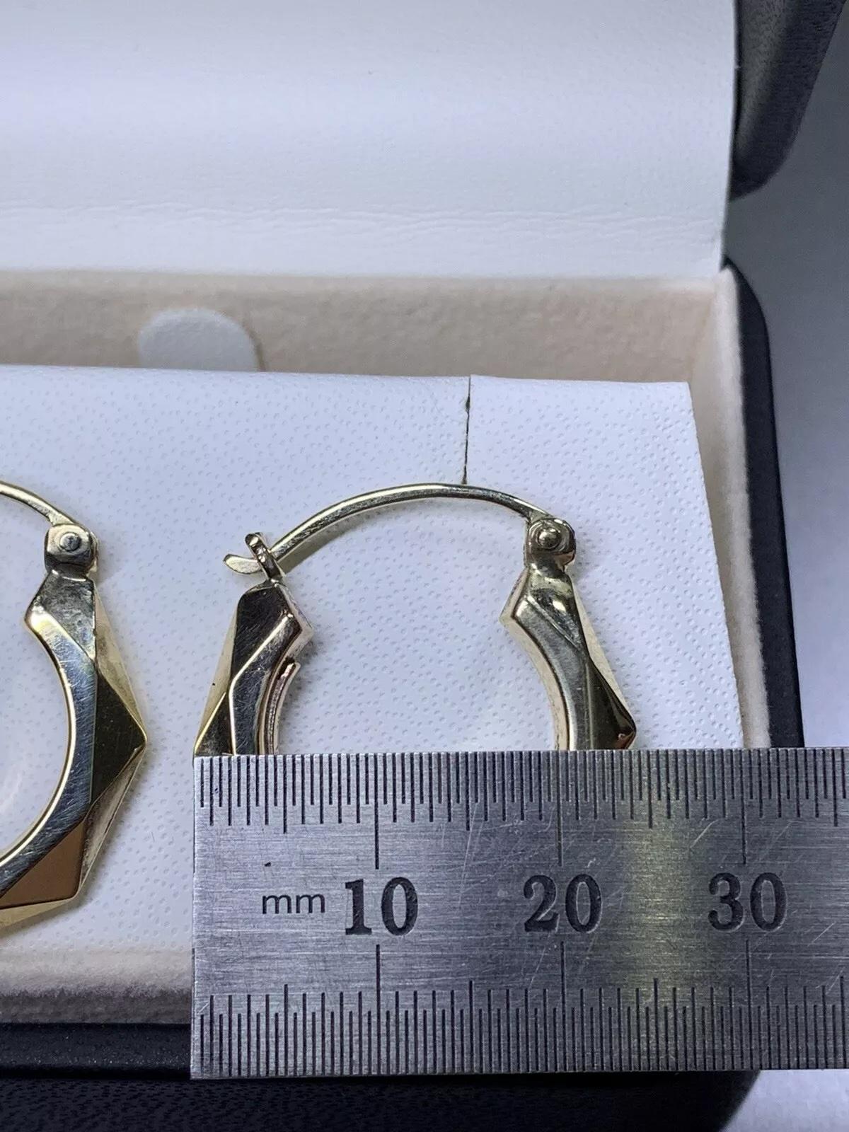 Boucles d'oreilles en or jaune 9 ct. Neuf - En vente à London, GB