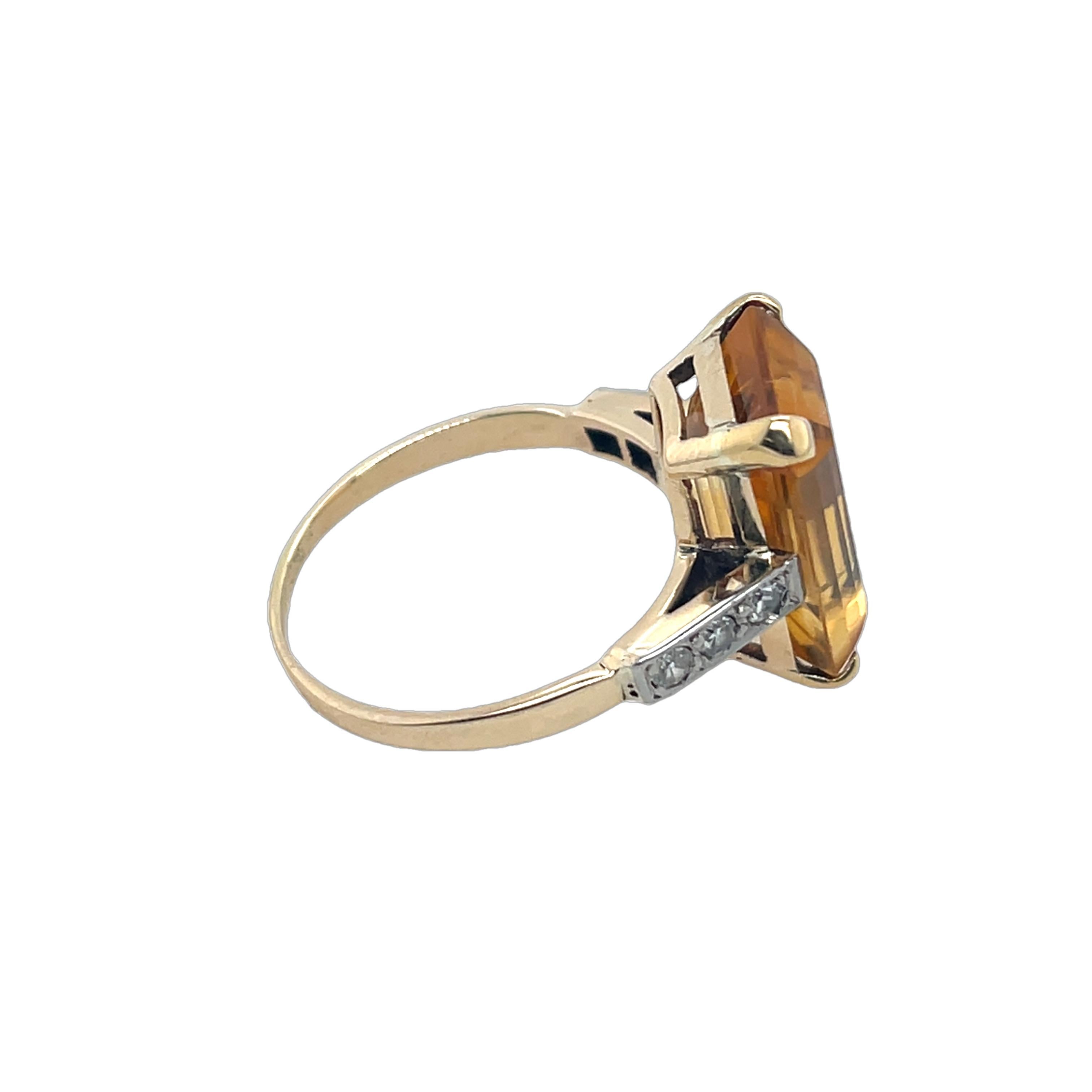 Bague en or jaune 9 carats, citrine et diamant sertie de 3 diamants de chaque épaule Unisexe en vente