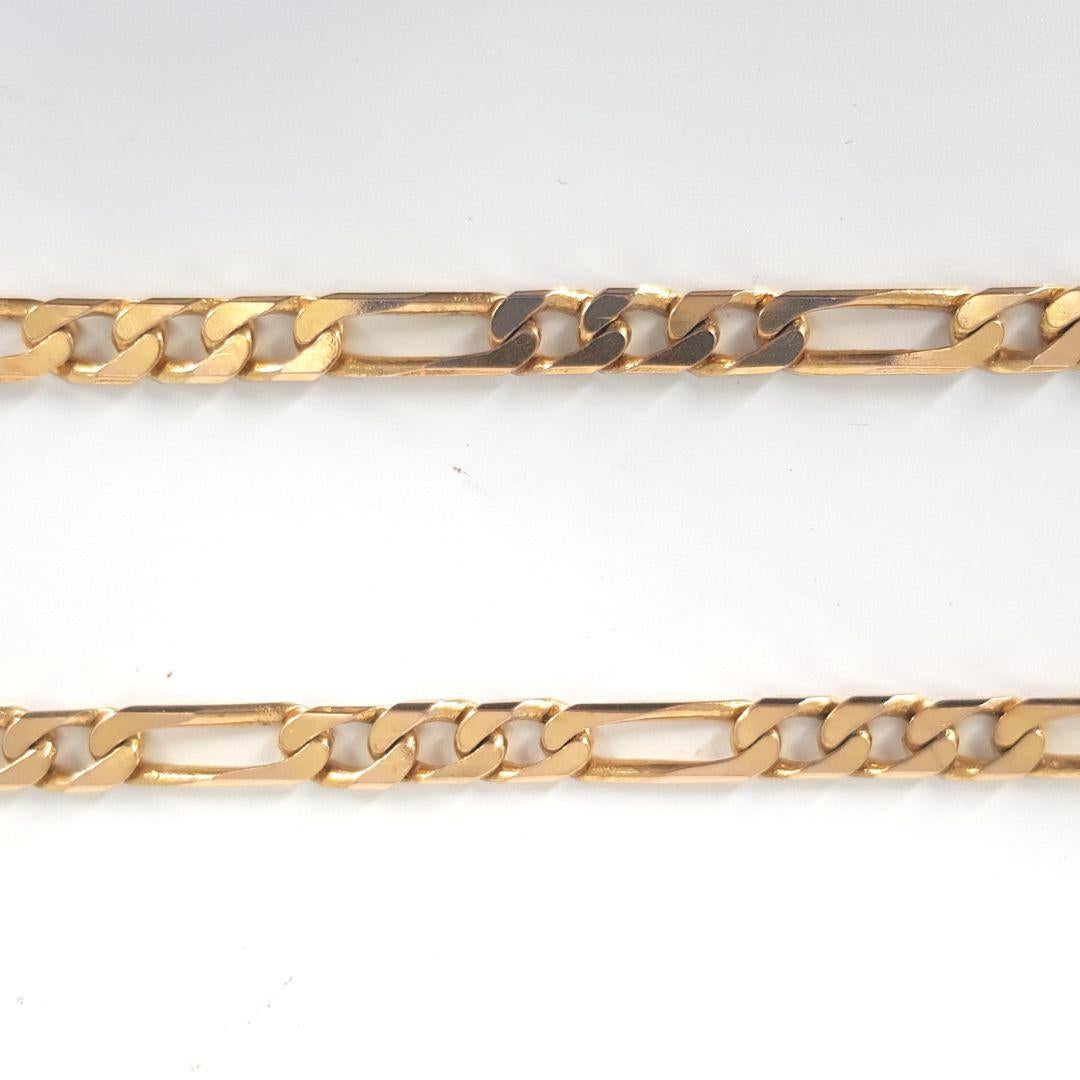 Unique and sturdy

Chain Attributes:

Weight:                             28.9gram

Metal Colour:                    Yellow

Metal:                                9ct

Length:                              560mm

Width:                               