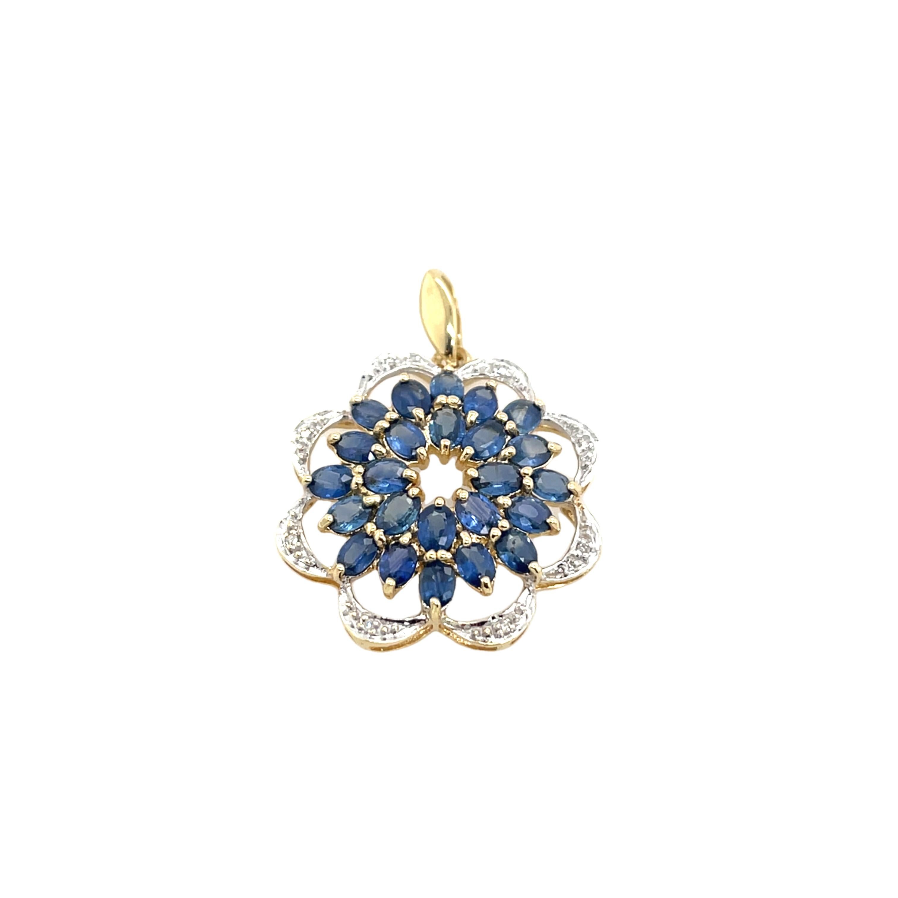 Pendentif en or jaune 9ct avec diamant et saphir Excellent état - En vente à London, GB