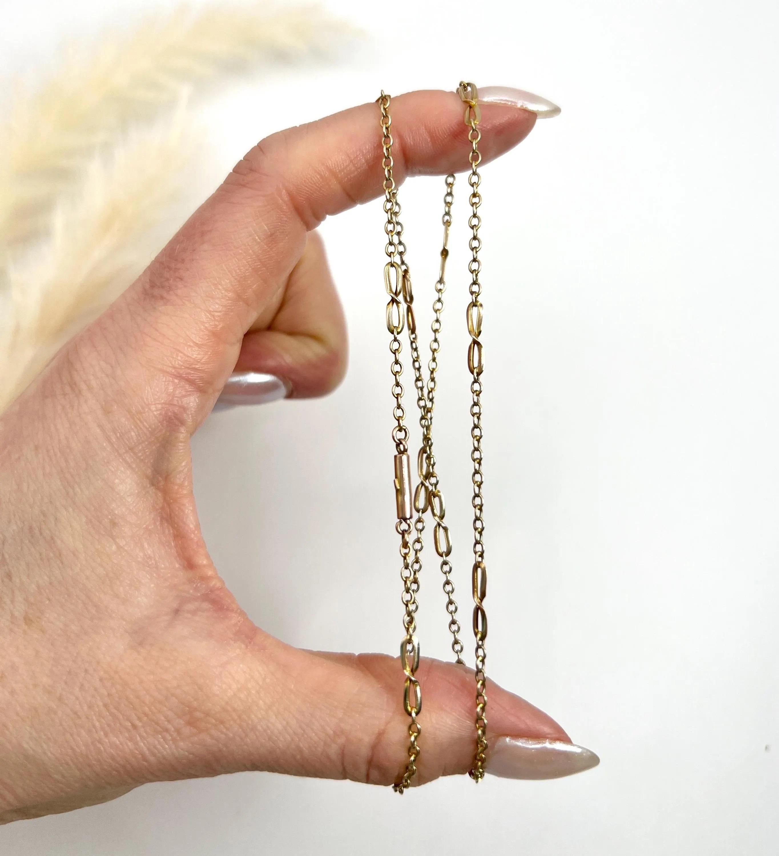 Édouardien Chaîne en or jaune 9ct, Edwardienne, 18 1/4 pouces, à maillons en forme de huit et trace fantaisie en vente