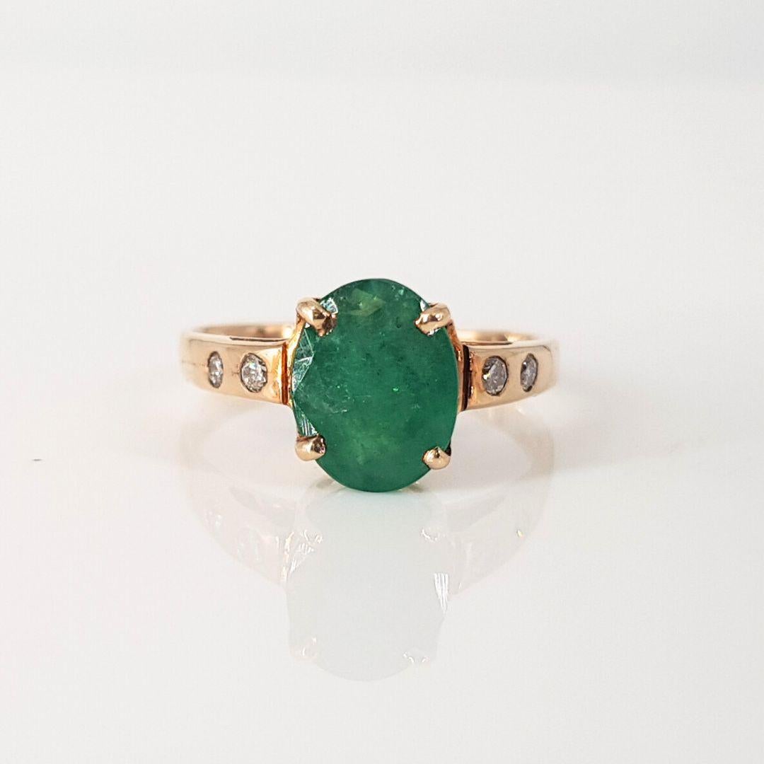 Oval Cut 9ct Yellow Gold Emerald Ring For Sale