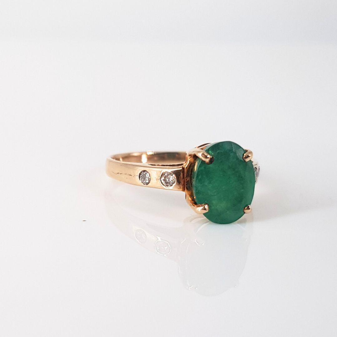 9ct Yellow Gold Emerald Ring In Good Condition For Sale In Cape Town, ZA