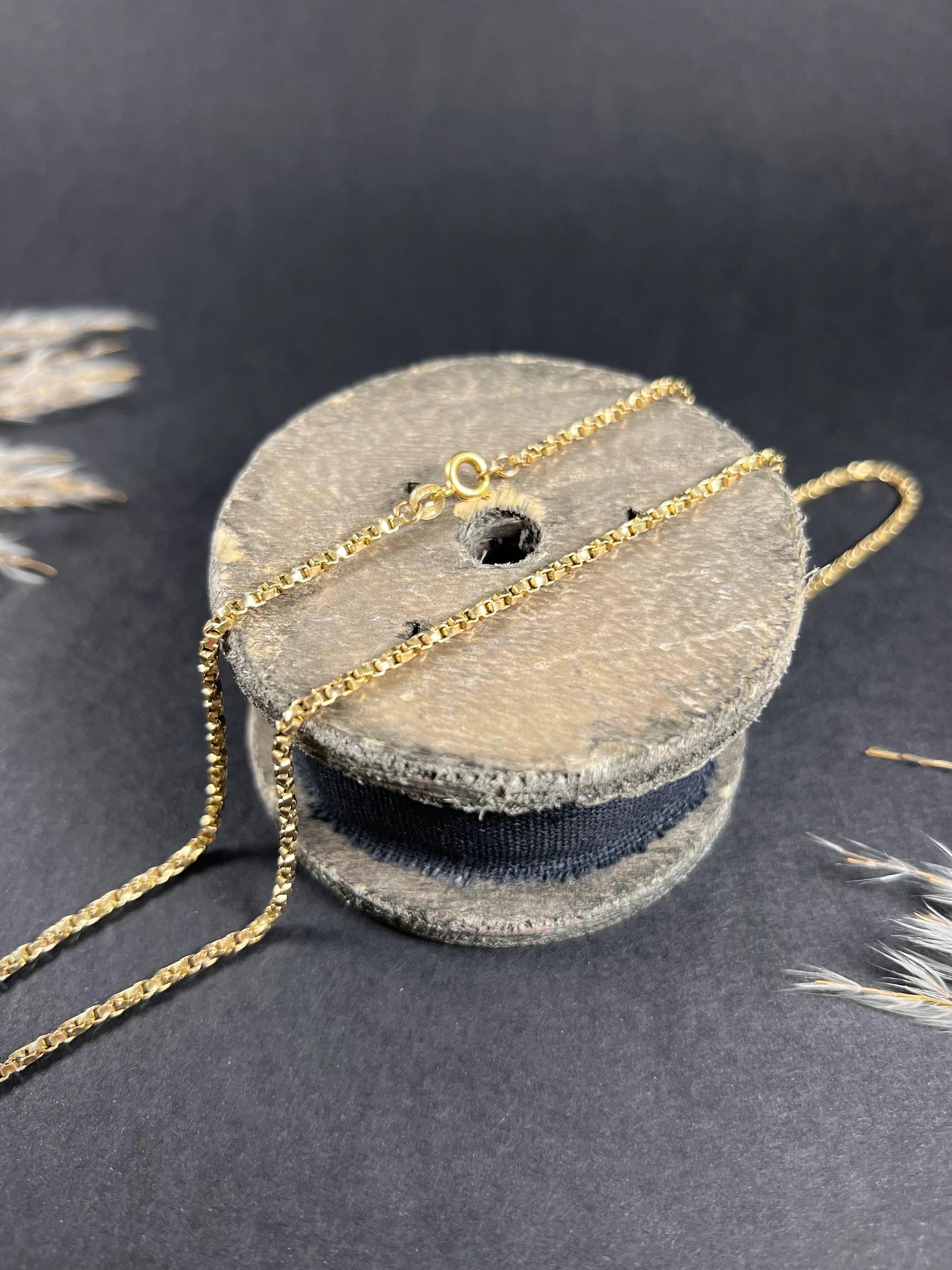 Chaîne à maillons torsadés fantaisie en or jaune 9 carats de 19 1/2 pouces avec fermoir pivotant en vente 6