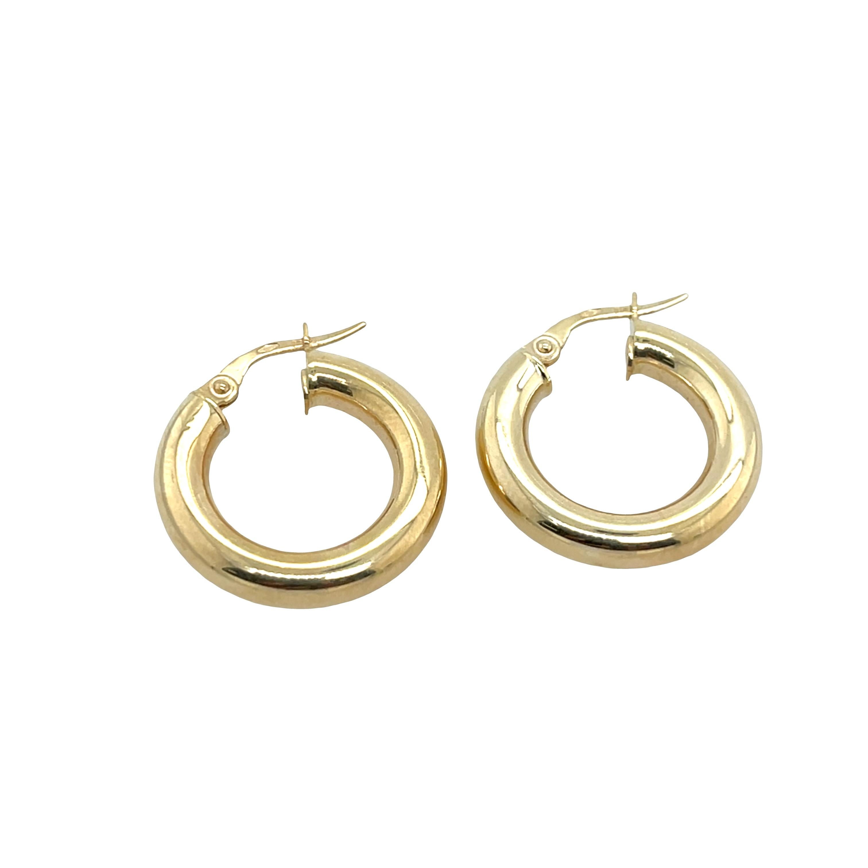 Creolen aus 9 Karat Gelbgold mit Klickbeschlägen im Angebot 1