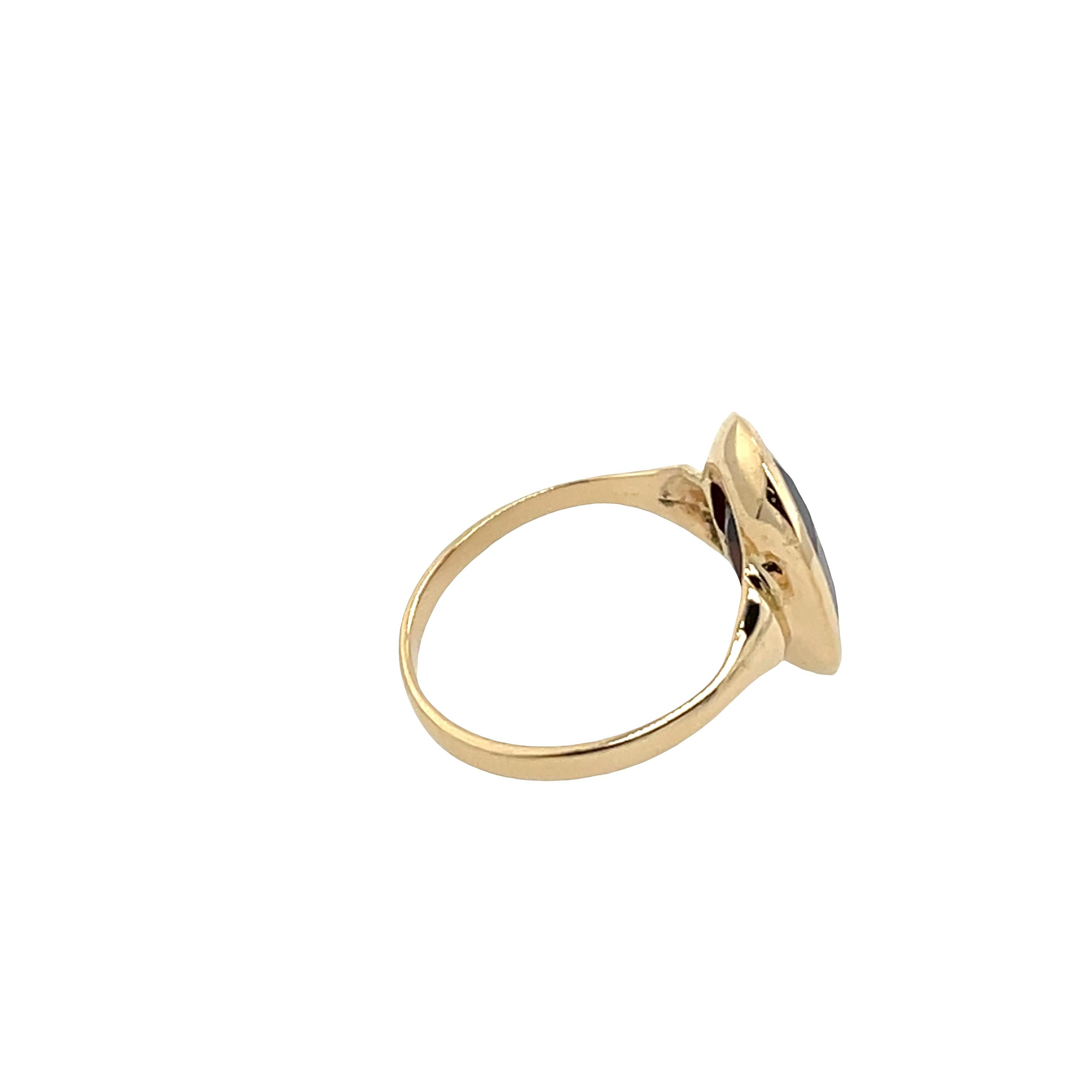 De las mujeres Anillo ovalado de oro amarillo de 9 ct con granate en venta