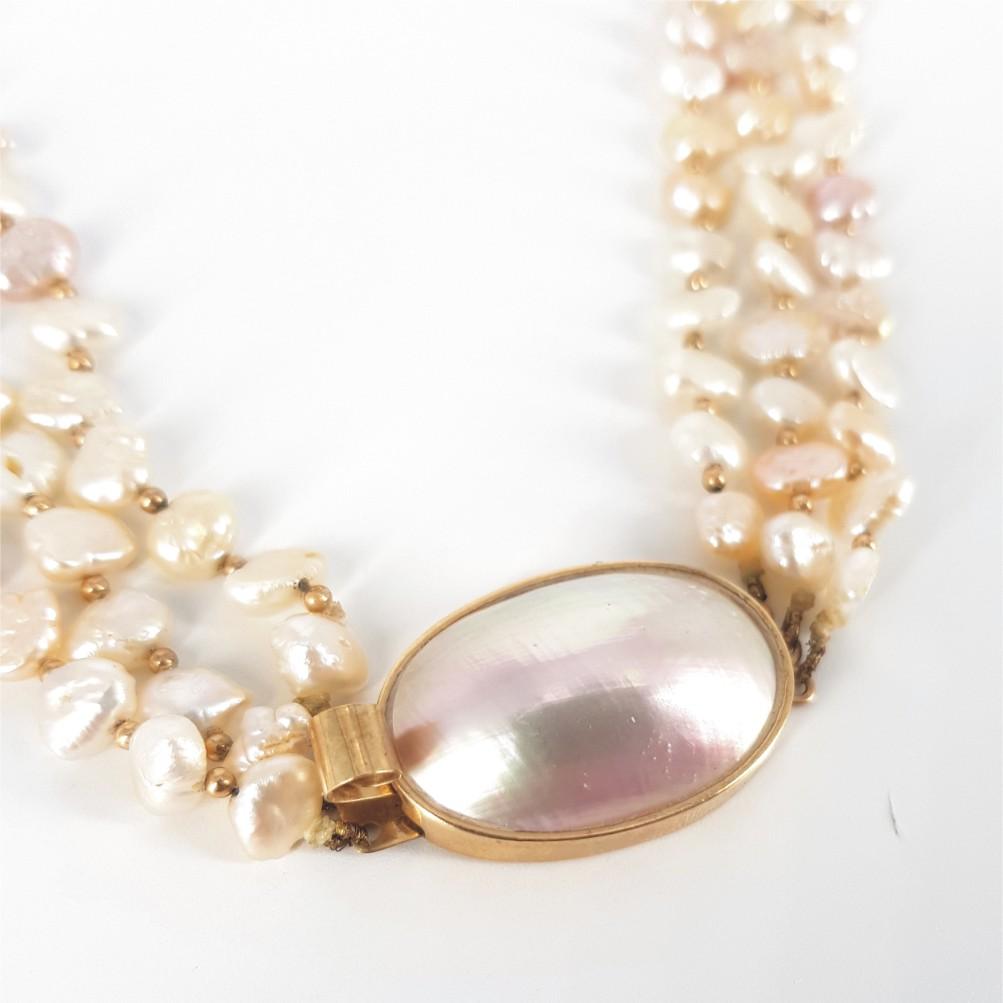 9 Karat Gelbgold Oval Mabe Perlenkette im Angebot 1