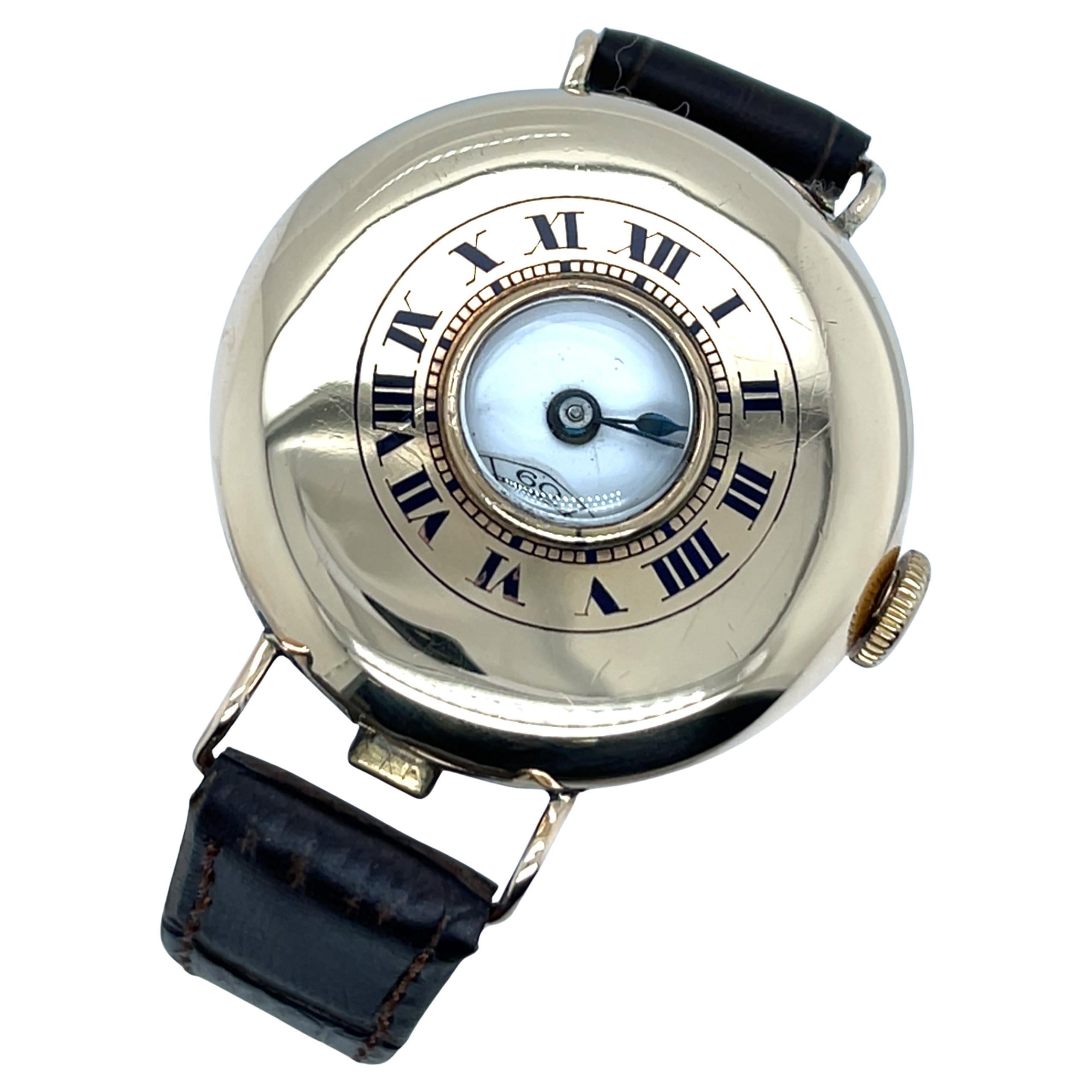 Montre en or jaune 9ct sur bracelet en cuir brun en vente