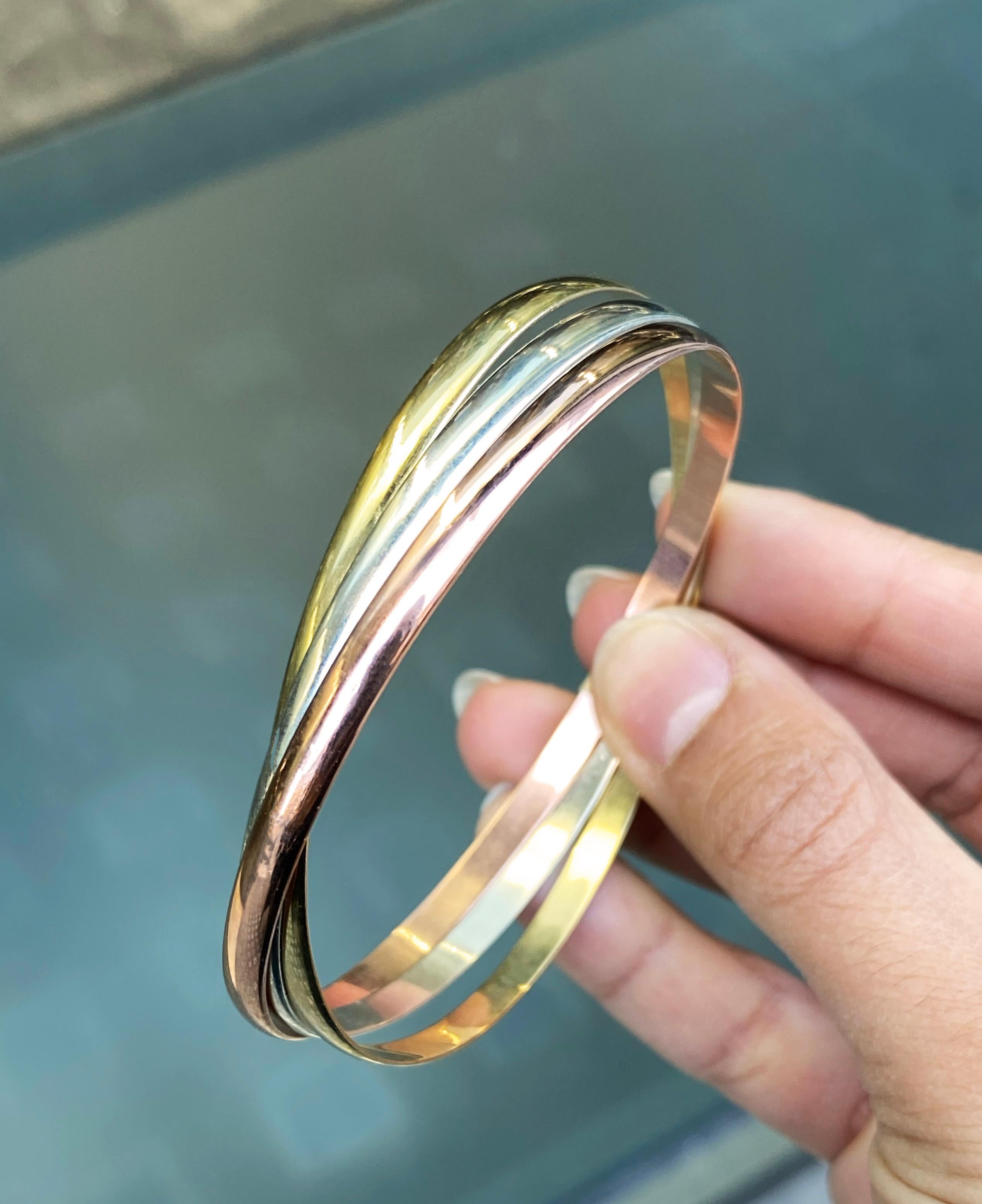  9ct Yellow, Rose and White Gold Russian Wedding Bangle In Good Condition For Sale In London, GB