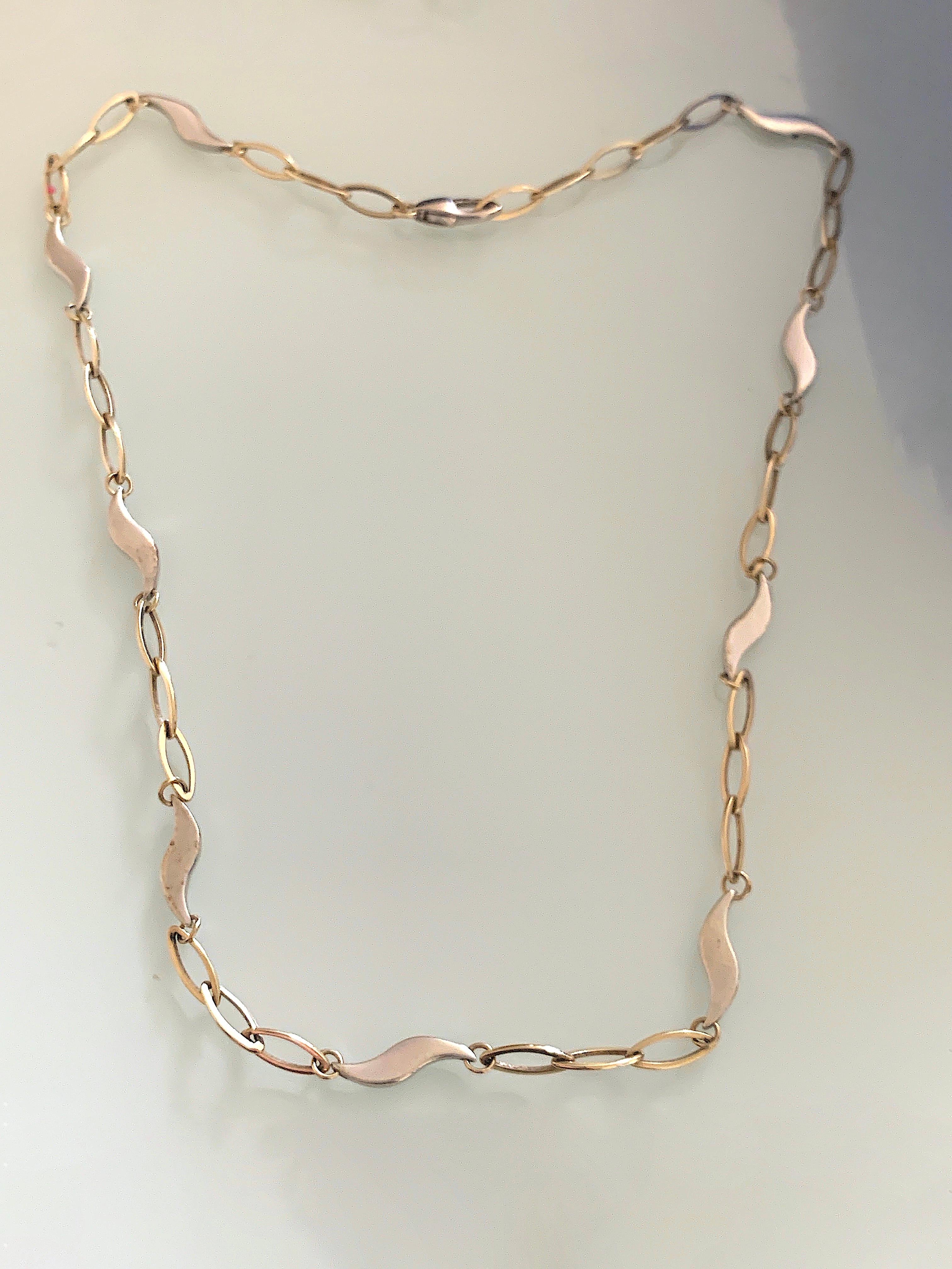 Chaîne collier Wave en or jaune et blanc 9 carats en vente 6