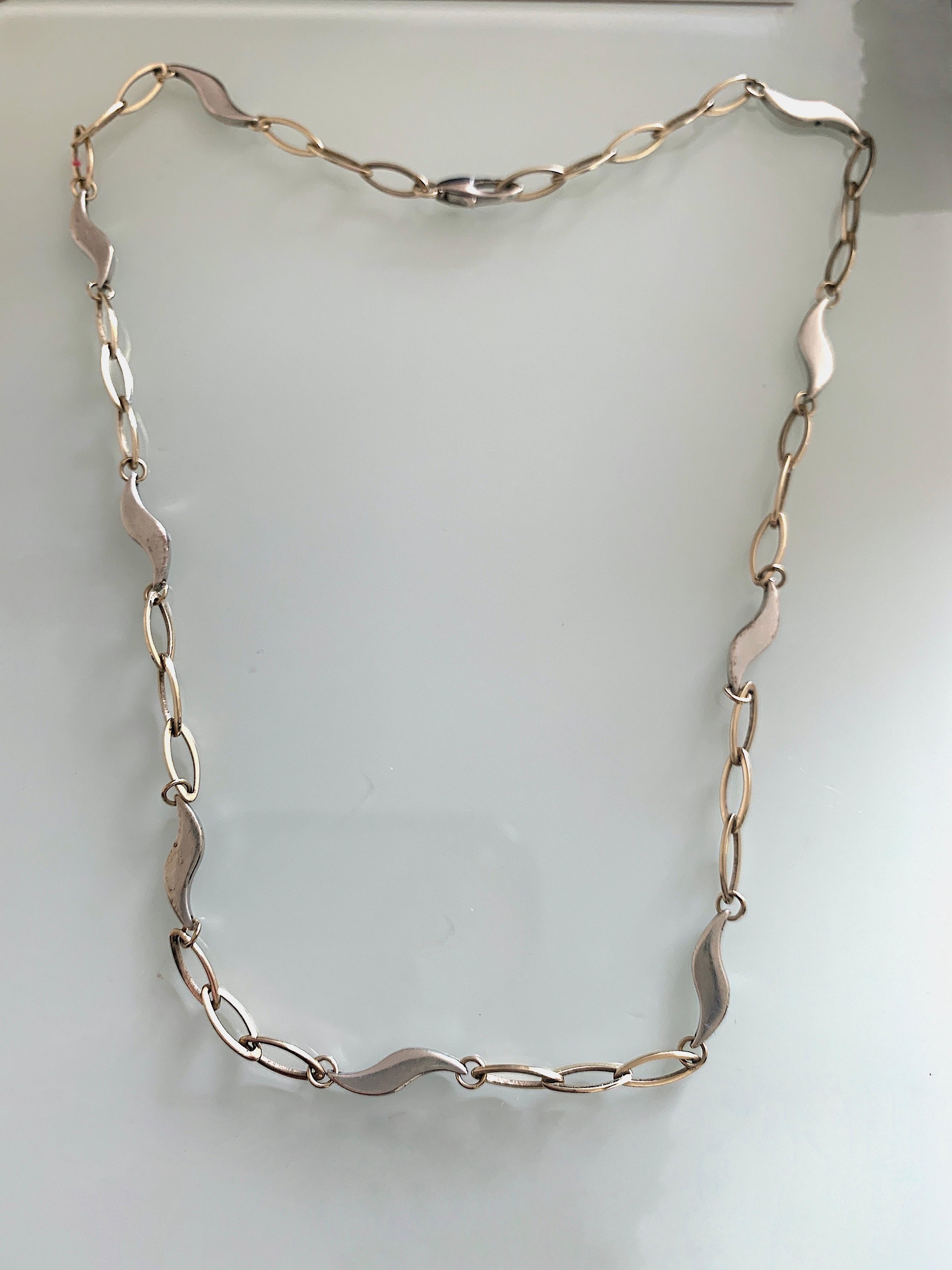 Chaîne collier Wave en or jaune et blanc 9 carats Bon état - En vente à London, GB