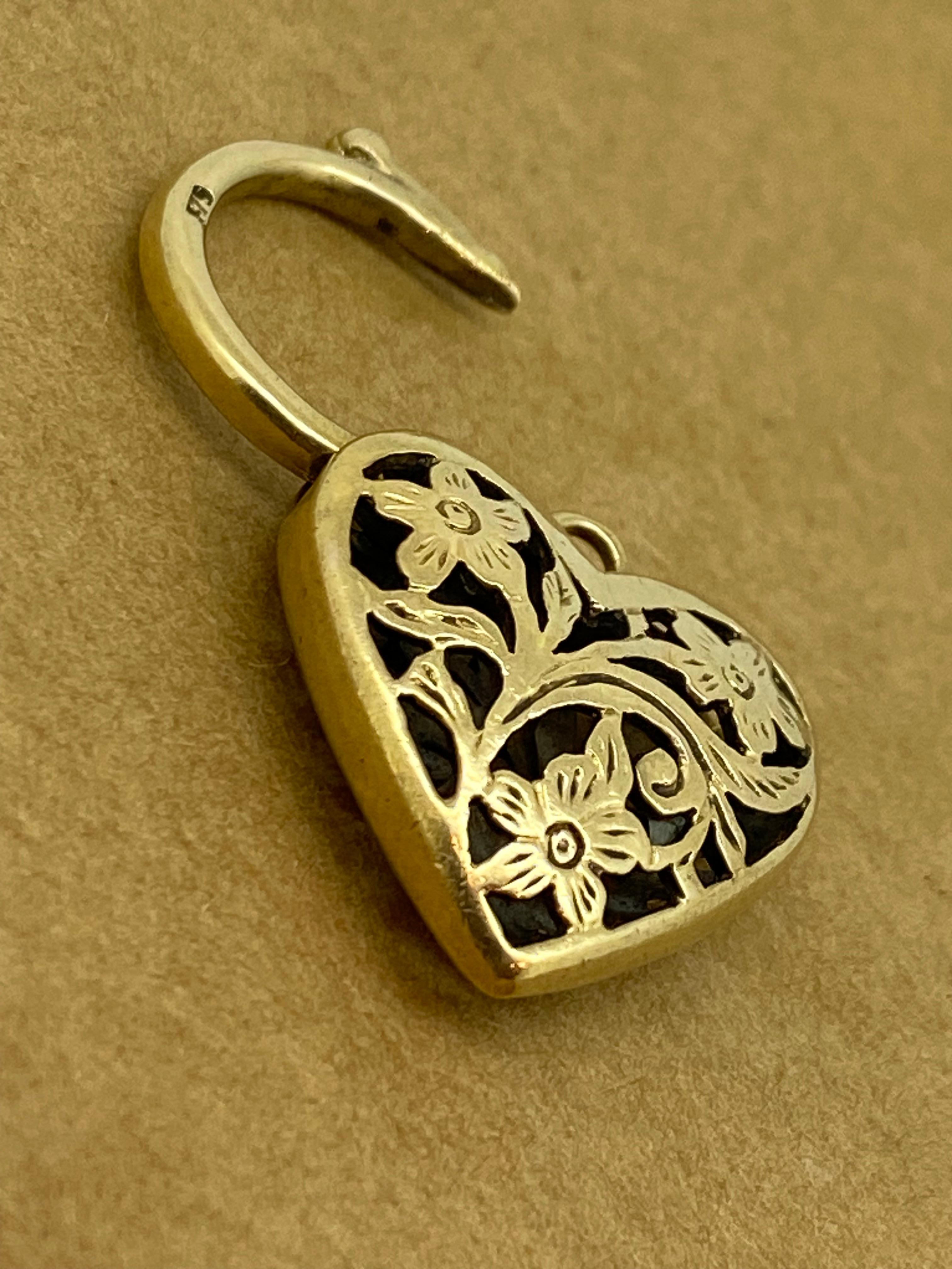 De las mujeres 9K 375 Oro Amarillo Encanto Corazón Candado Grande. Motivo floral. Vintage c1970's.