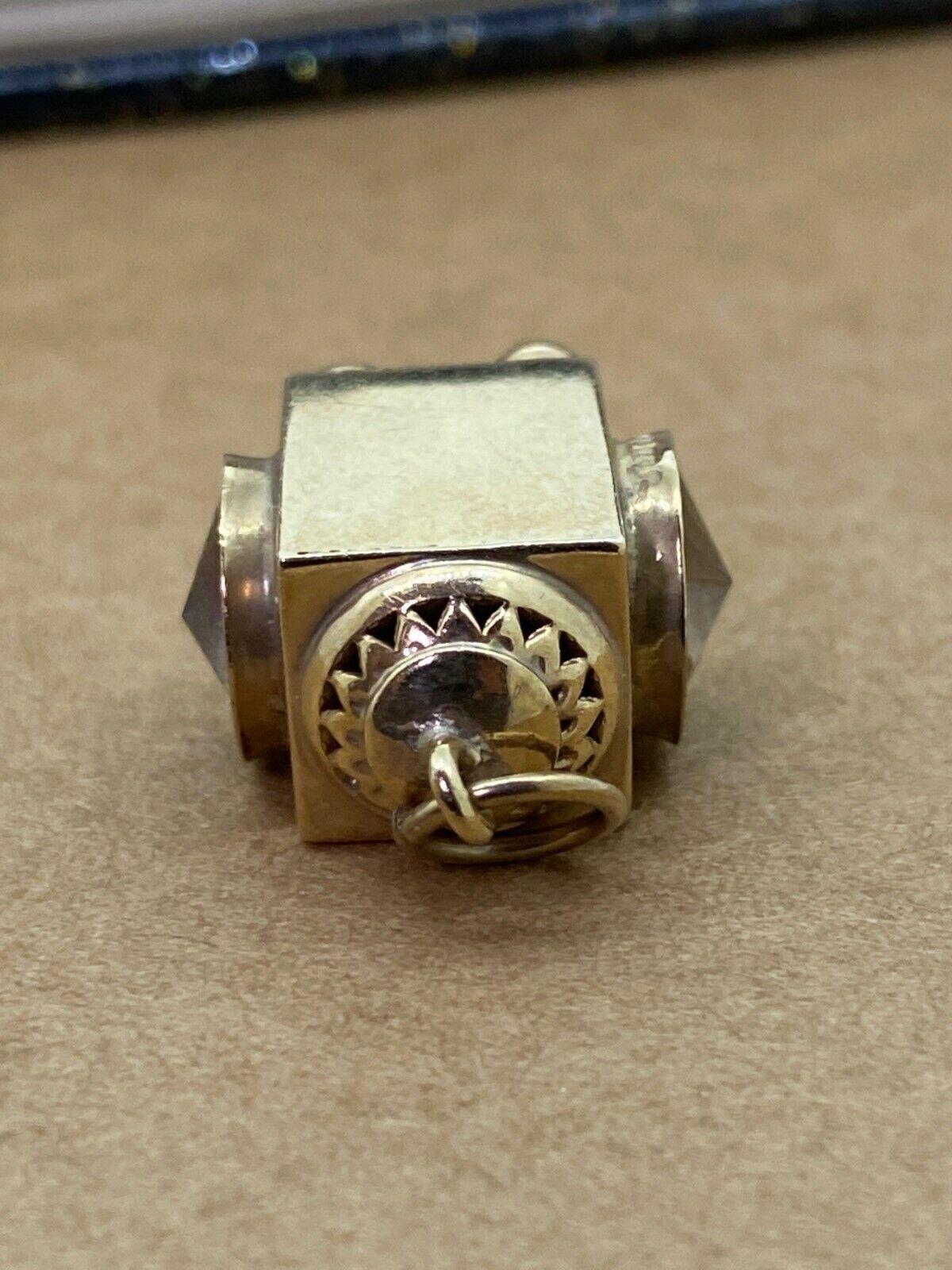 9K 375 Yellow Gold & Smoky Quartz Vintage Lantern English Charm In Excellent Condition For Sale In MELBOURNE, AU