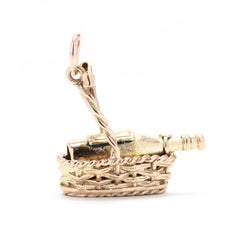 9K British Champagne in Basket Charm