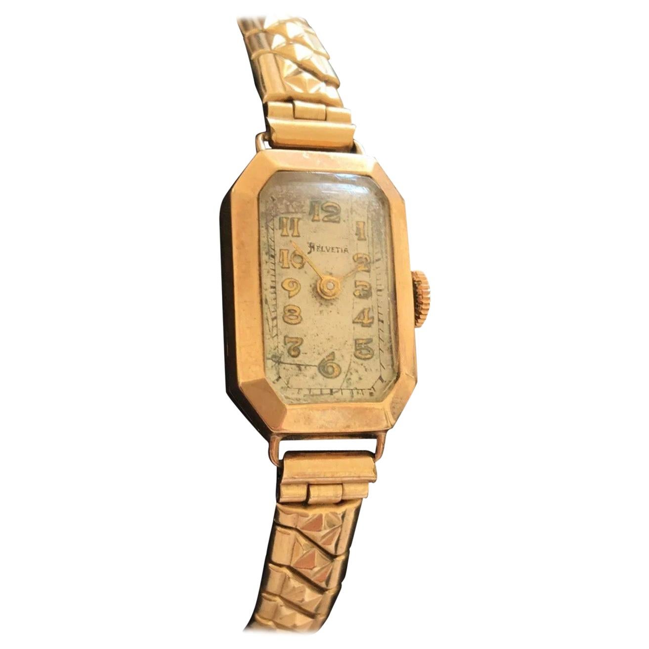 9 Karat Gold 1930s Vintage Helvetia Ladies Wristwatch For Sale