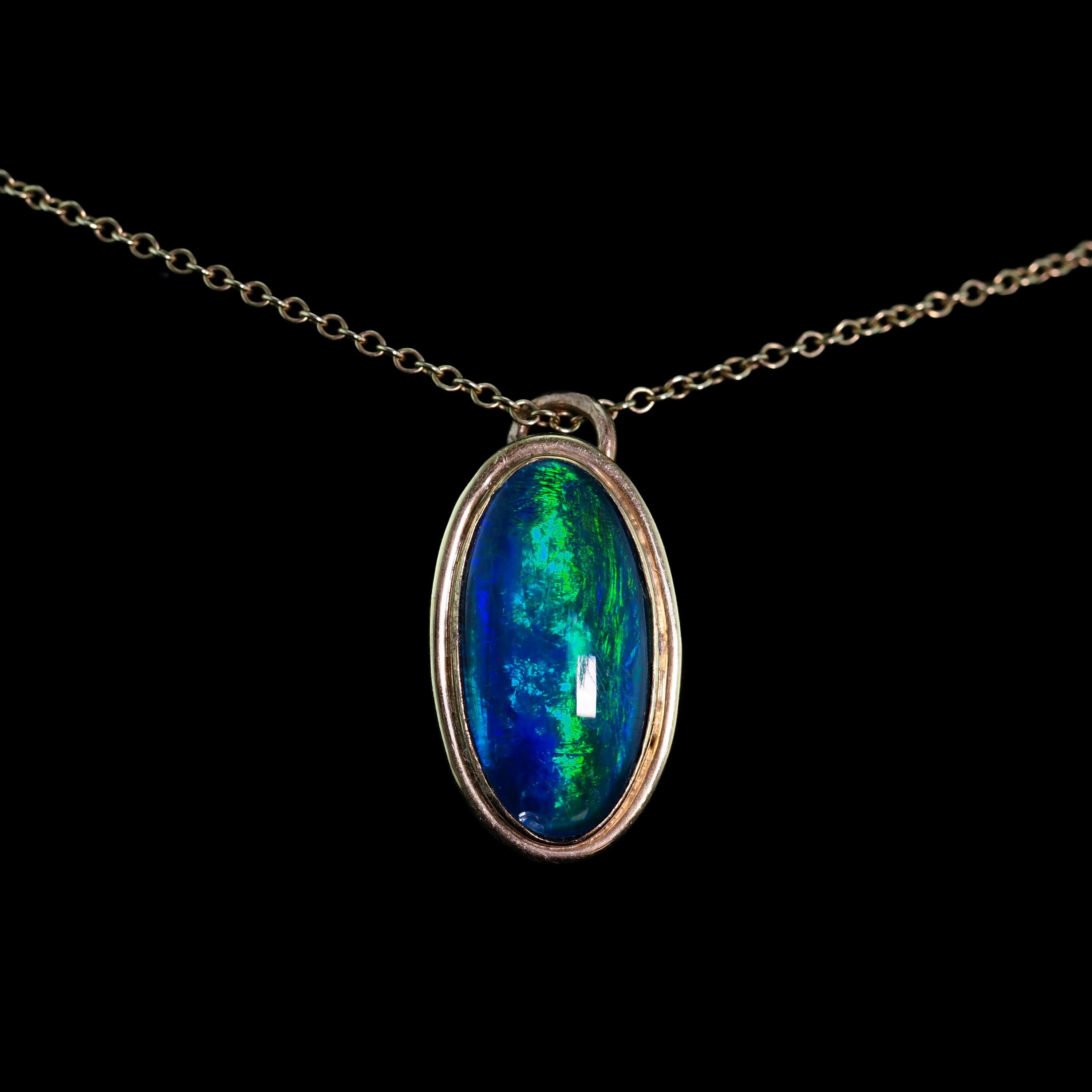9K Gold Blue/Green Ammolite Pendant & Chain Necklace For Sale 6