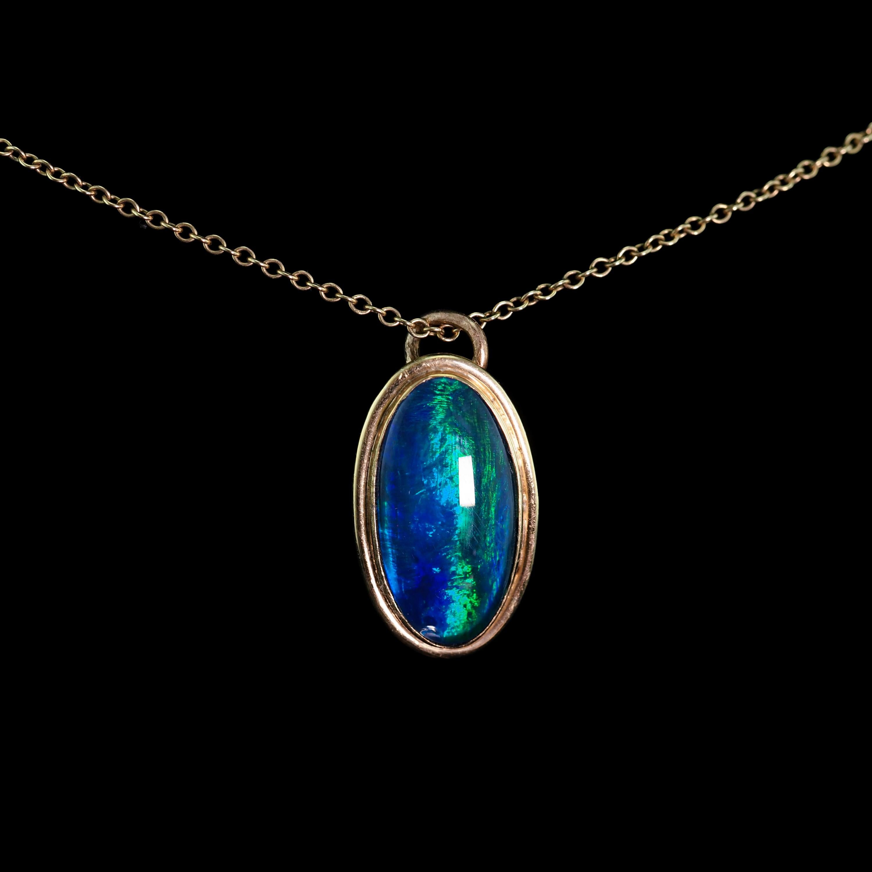 9K Gold Blue/Green Ammolite Pendant & Chain Necklace For Sale 7