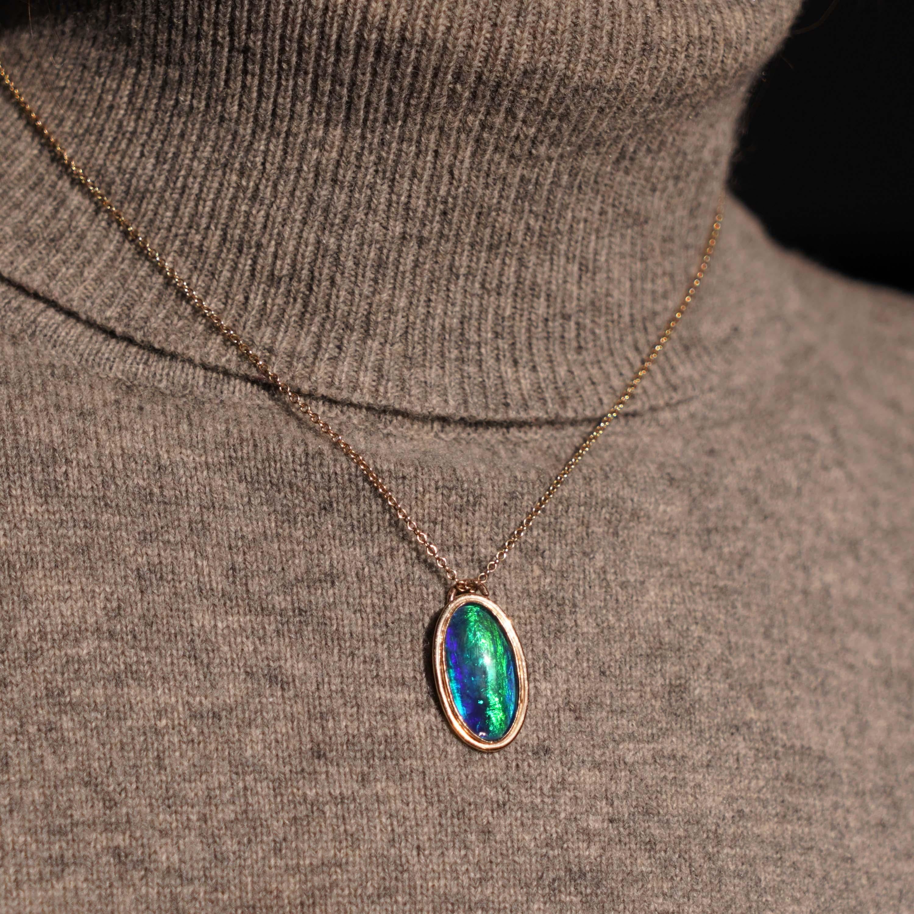 9K Gold Blue/Green Ammolite Pendant & Chain Necklace For Sale 8