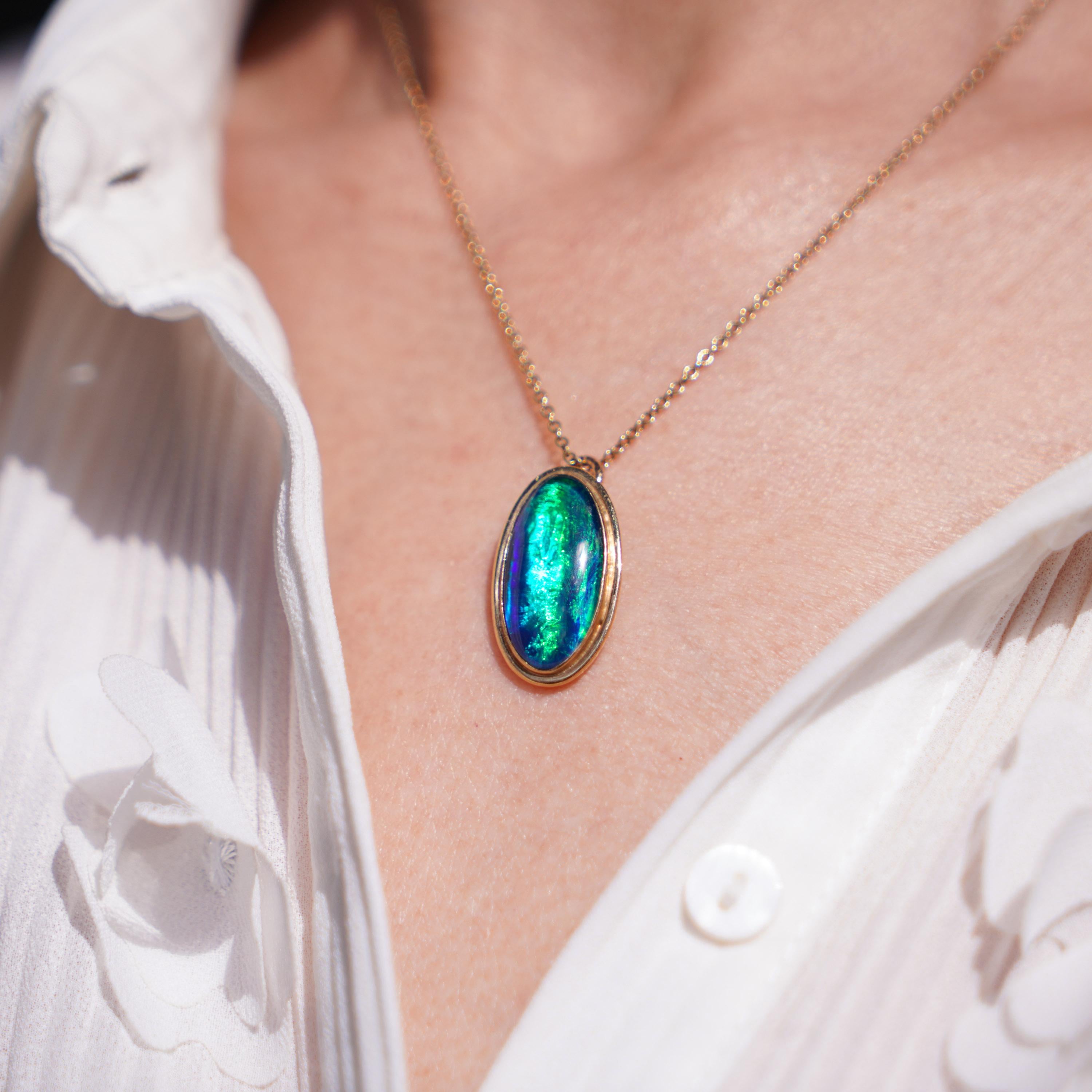 9K Gold Blue/Green Ammolite Pendant & Chain Necklace For Sale 13